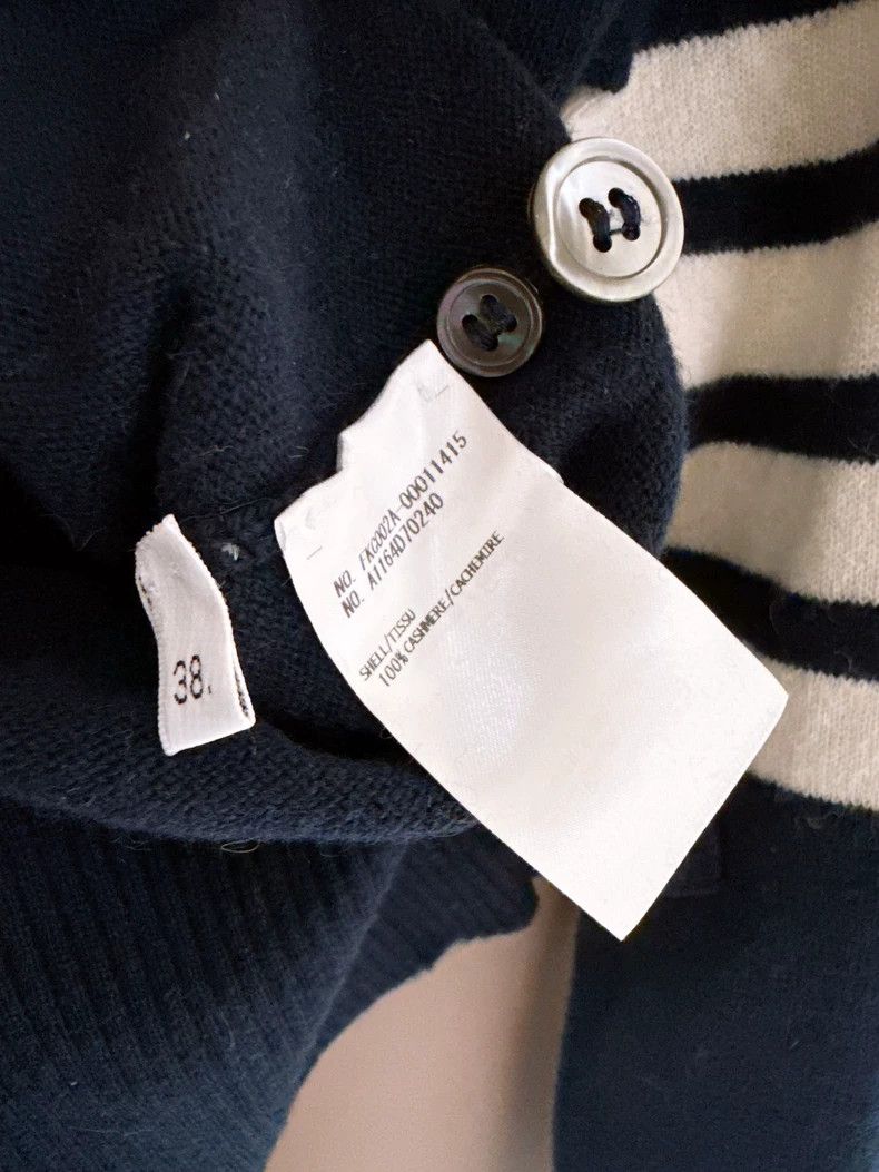 Thom Browne Thom browne Four-bar V-neck cashmere knitted cardigan jacke Size XS / US 0-2 / IT 36-38 - 8 Thumbnail