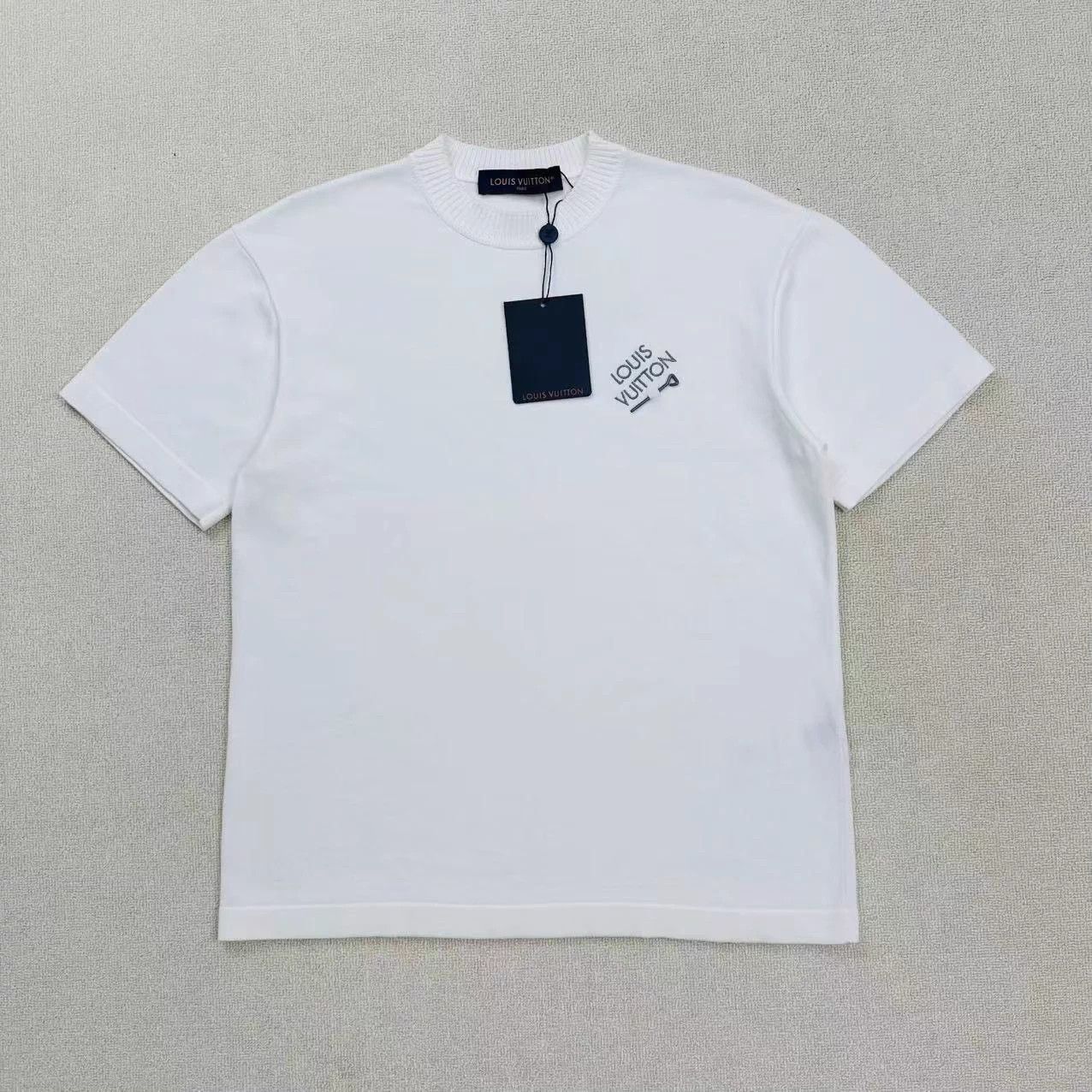 Louis Vuitton LV Pin-embroidered Logo T-shirt XS Size XS / US 0-2 / IT 36-38 - 1 Thumbnail