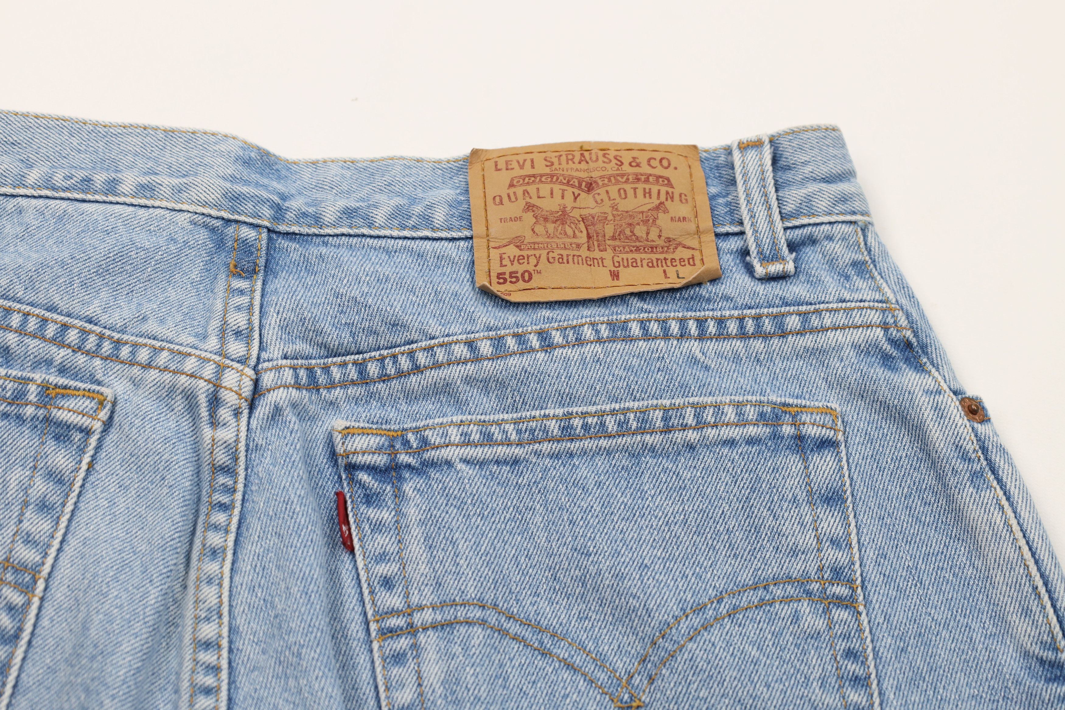 Levi's Vintage 90s Levis 550 Relaxed Tapered Leg Denim Jeans Blue Size 36" / US 14 / IT 50 - 14 Thumbnail