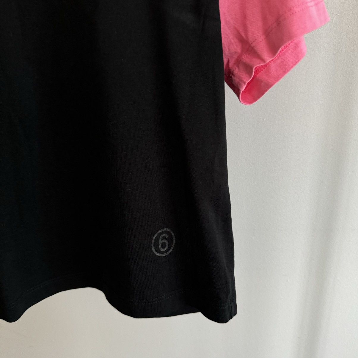 Maison Margiela MM6 Cropped Baby Tee Black/Pink Size M / US 6-8 / IT 42-44 - 3 Thumbnail