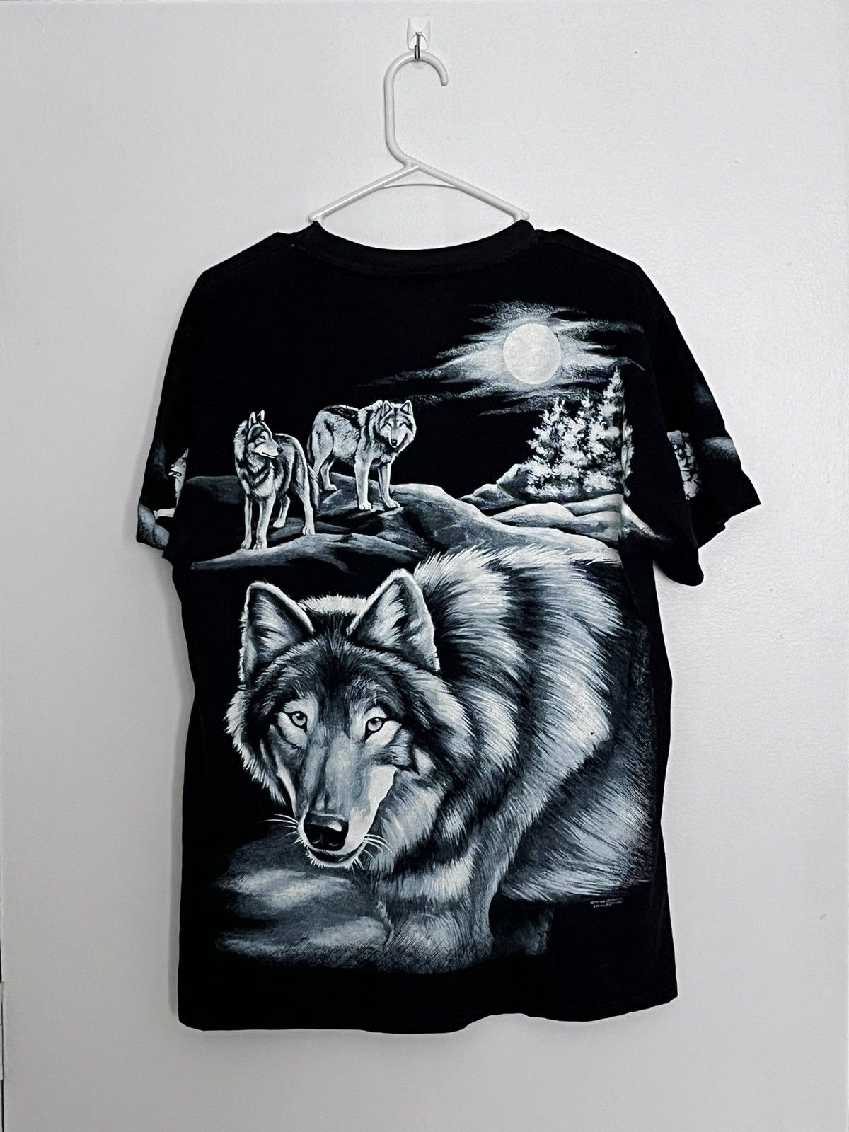 Hanes vintage wolf " takeover " tee Size US M / EU 48-50 / 2 - 5 Thumbnail
