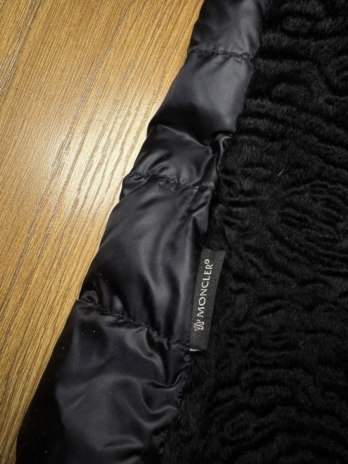 Moncler Women`s Moncler Black Textured Faux-Fur Vest Autentic Size L Size L / US 10 / IT 46 - 12 Thumbnail