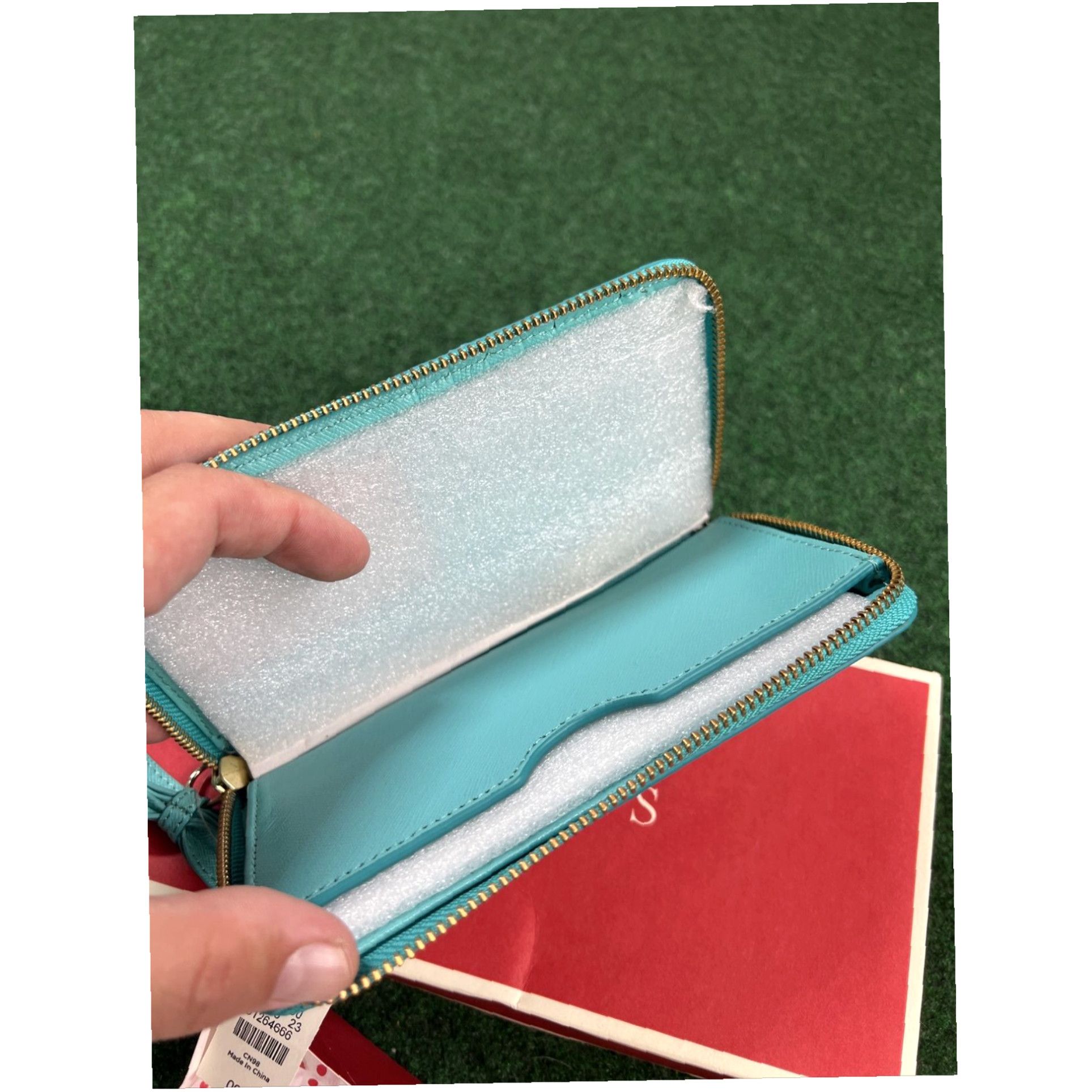 Talbots TALBOTS NEW W/TAG $69.50 PRINTED SAFFIANO LEATHER ZIP AROUND WALLET Size ONE SIZE - 7 Thumbnail