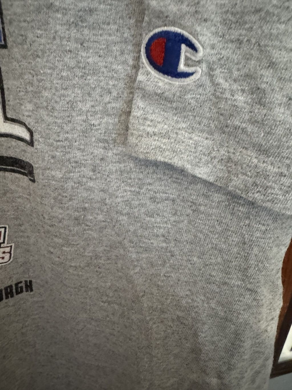 Champion NCAA 2021 Hockey Regional Gray T-Shirt mens size XL Champion Size US XL / EU 56 / 4 - 4 Thumbnail