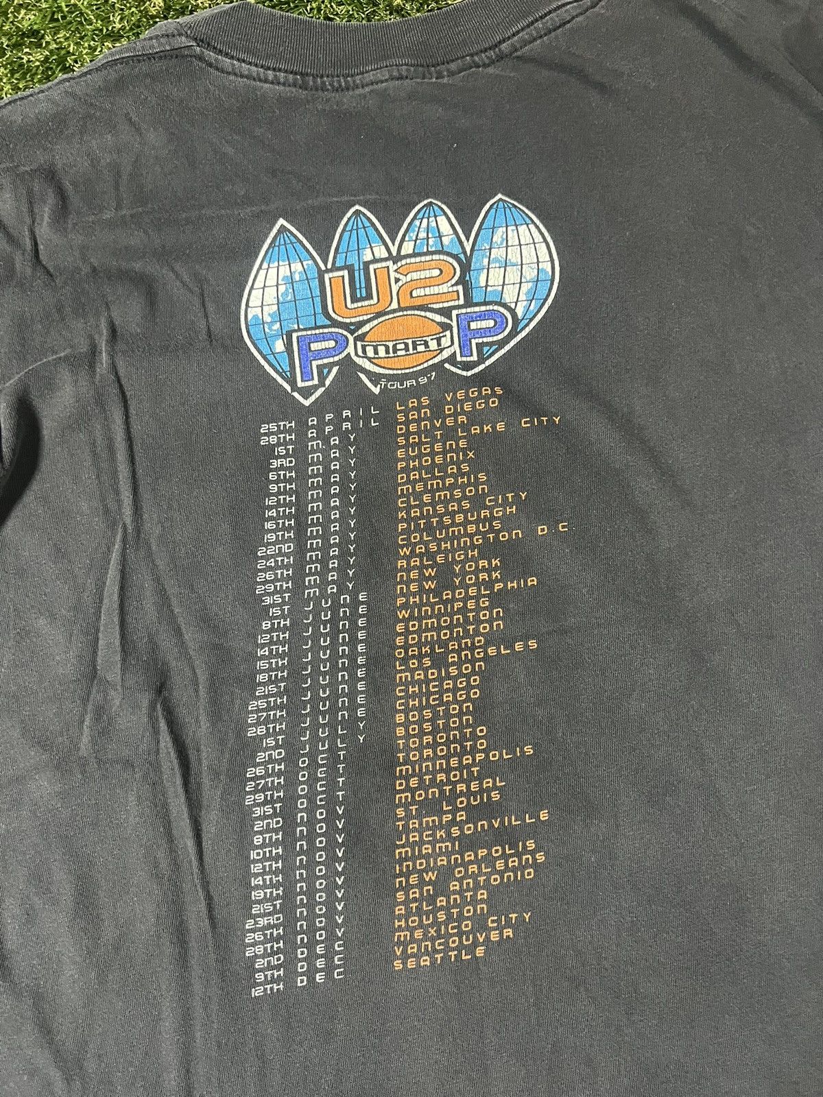 Band Tees Vintage 90s Faded U2 Box Logo Pop Tour Essential Band Tee Size US XL / EU 56 / 4 - 6 Thumbnail
