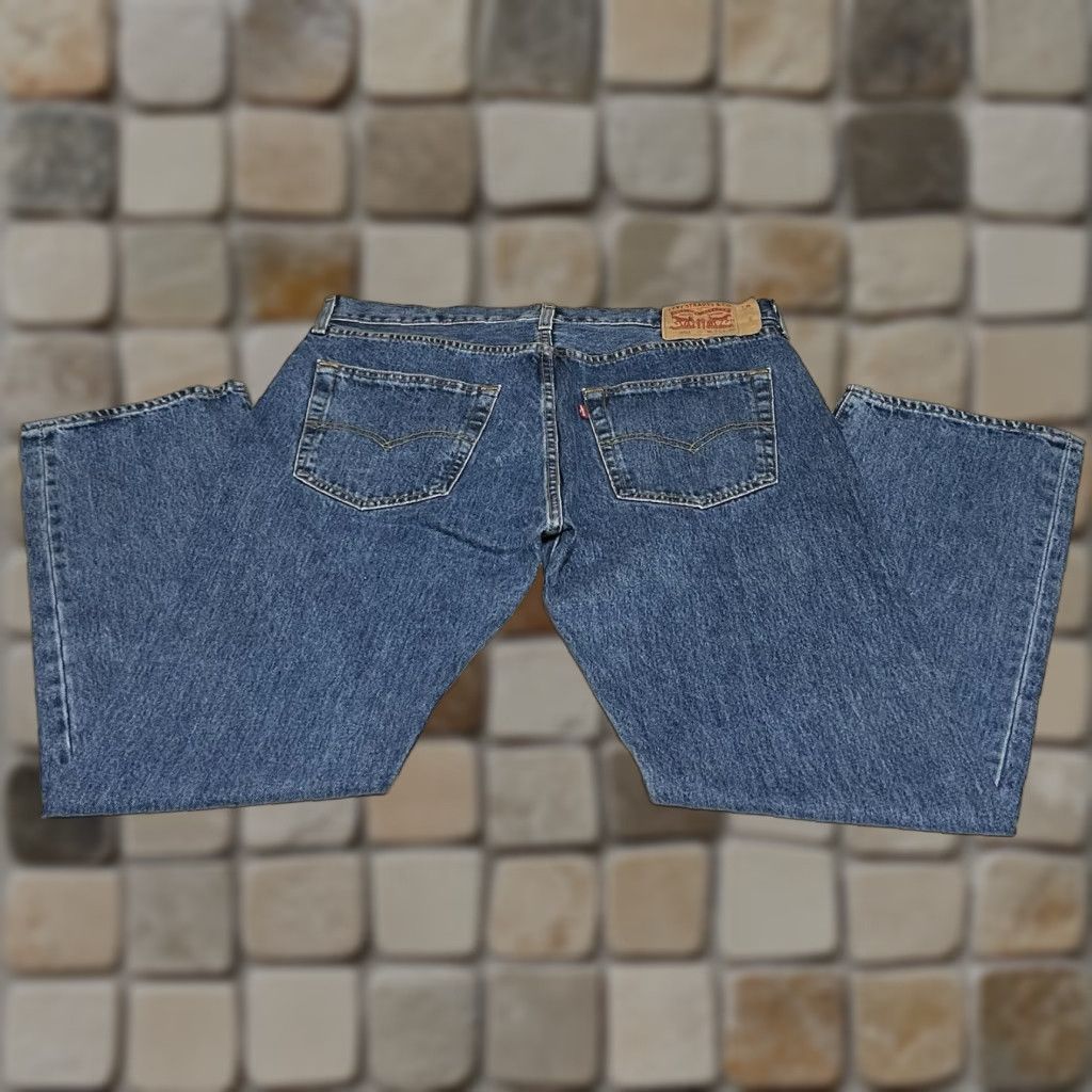 Levi's Levi's 501 Jeans Mens 36x30 Blue Regular Straight Leg Button Fly Denim 5-Pocket USA Vintage? No (remove question) Size US 36 / EU 52 - 1 Thumbnail