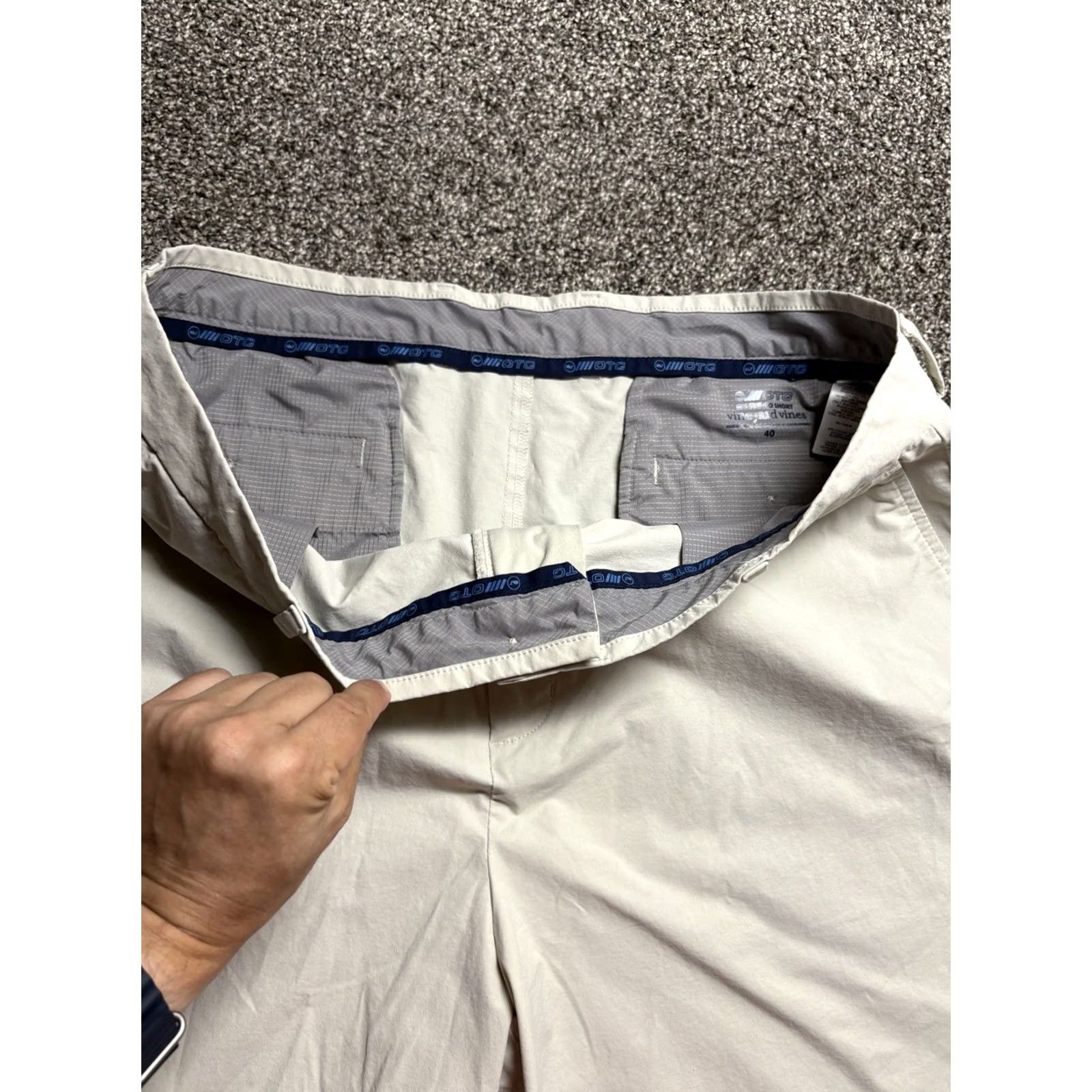 Vineyard Vines Vineyard Vines On-The-Go Shorts Mens 40 Beige OTG Performance Golf Chino Pocket Breathable Quick Dry Lightweight 9in Inseam Casual Travel Hanes? Size US 40 / EU 56 - 6 Thumbnail