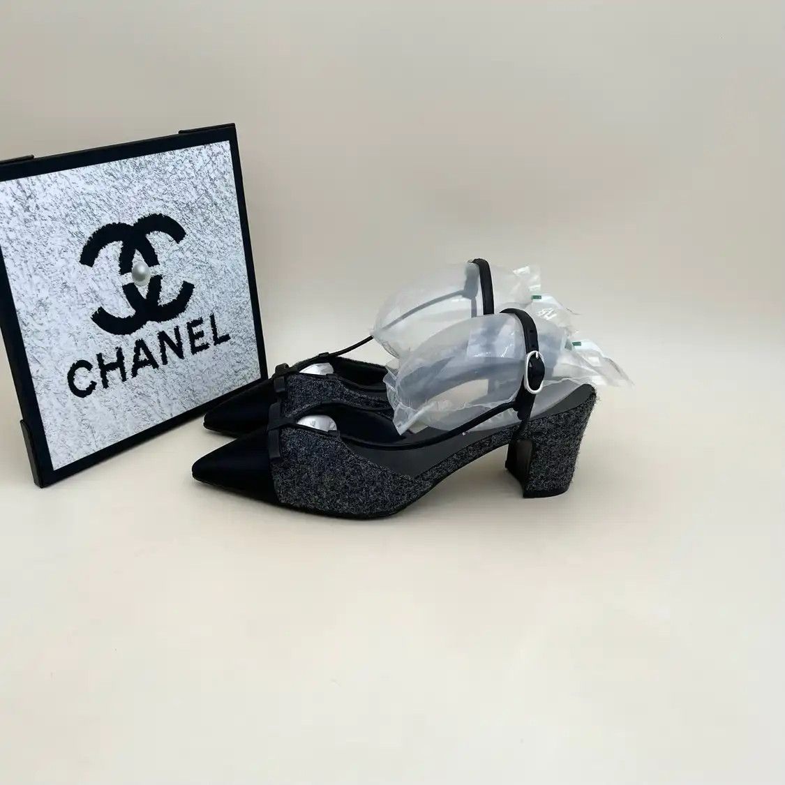 Chanel CHANEL dark greyfabric Women's mid heel sandals 38 Size US 8 / IT 38 - 1 Thumbnail