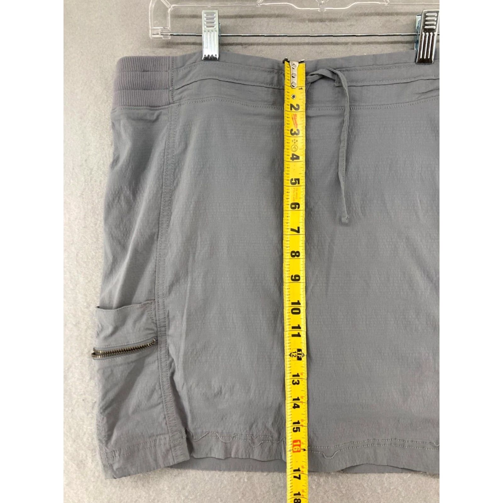 Athleta Athleta Skirt Women Short Gray Cargo Pockets Yoga Activewear 14 Adult Womens Size 36" / US 14 / IT 50 - 4 Thumbnail