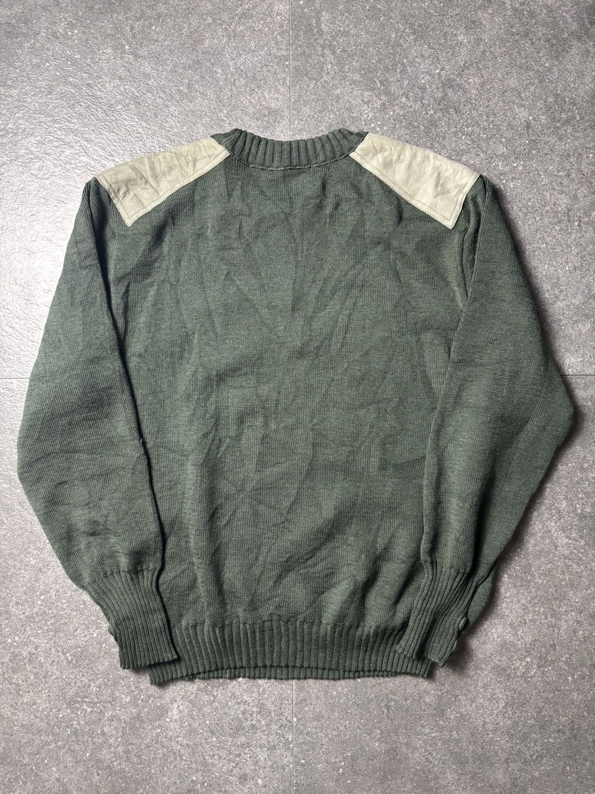 Burberry 1990s Burberrys Pure New Wool Military Green Knitwear Size US L / EU 52-54 / 3 - 10 Thumbnail