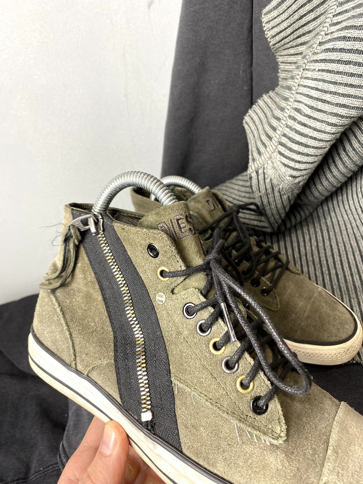 Diesel Vintage Diesel High Top Design Suede Sneakers Size US 7.5 / IT 37.5 - 11 Thumbnail