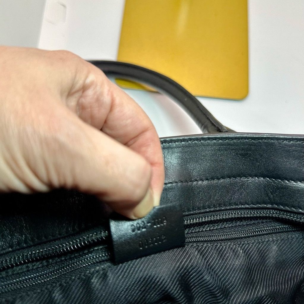 Gucci Gucci Black Tote Hand Bag with Iconic GG Design Size ONE SIZE - 4 Thumbnail
