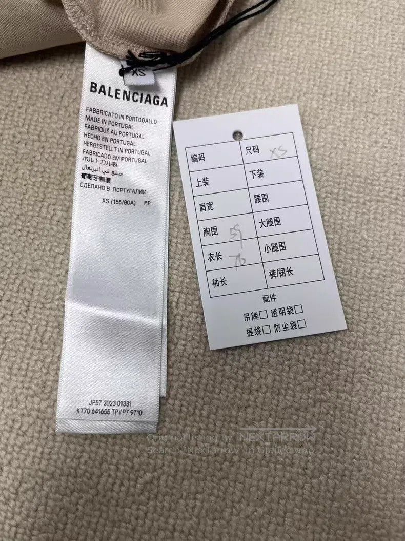 Balenciaga Balenciaga Letter Diamond Encrusted Round Neck Straight Sl Size XS / US 0-2 / IT 36-38 - 4 Thumbnail
