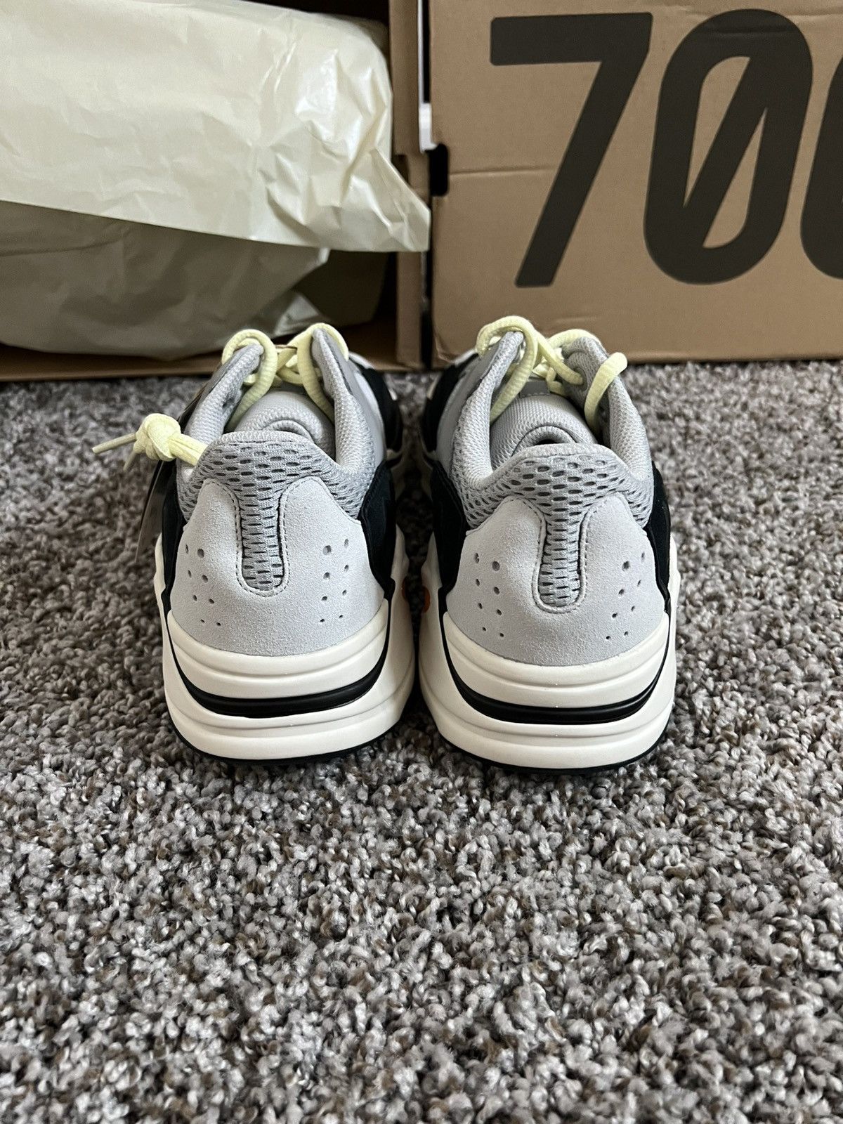 Yeezy Yeezy Waverunner Brand New Size US 9.5 / EU 42-43 - 4 Thumbnail
