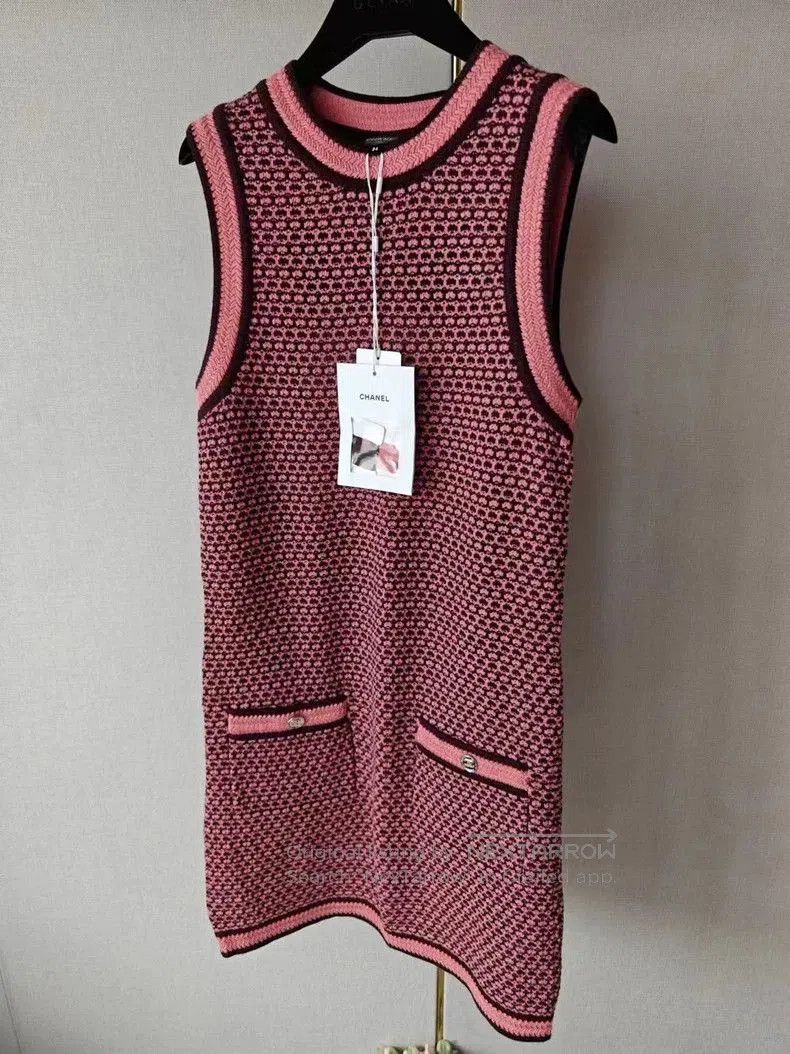 Chanel Chanel Pink Sleeveless Knit Dress. Size US XS / EU 42 / 0 - 1 Thumbnail