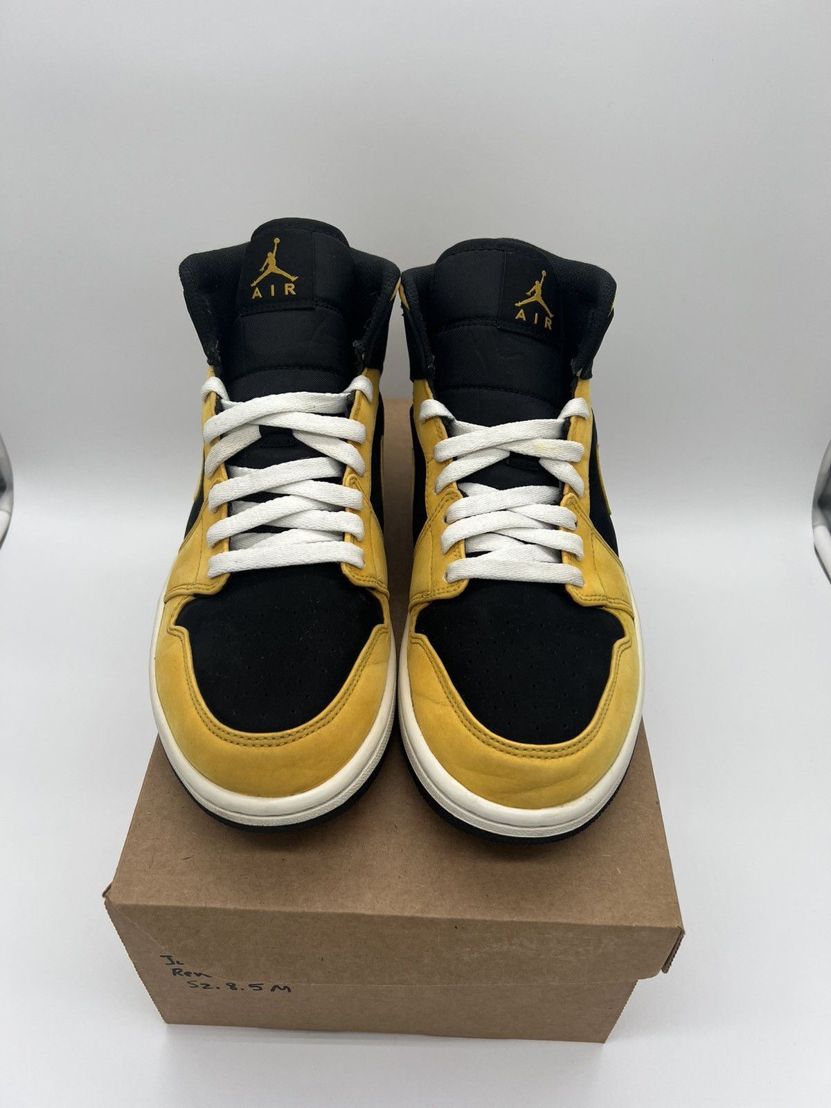 Jordan Brand Jordan 1 Mid Reverse New Love Size 8.5M Size US 8.5 / EU 41-42 - 4 Thumbnail
