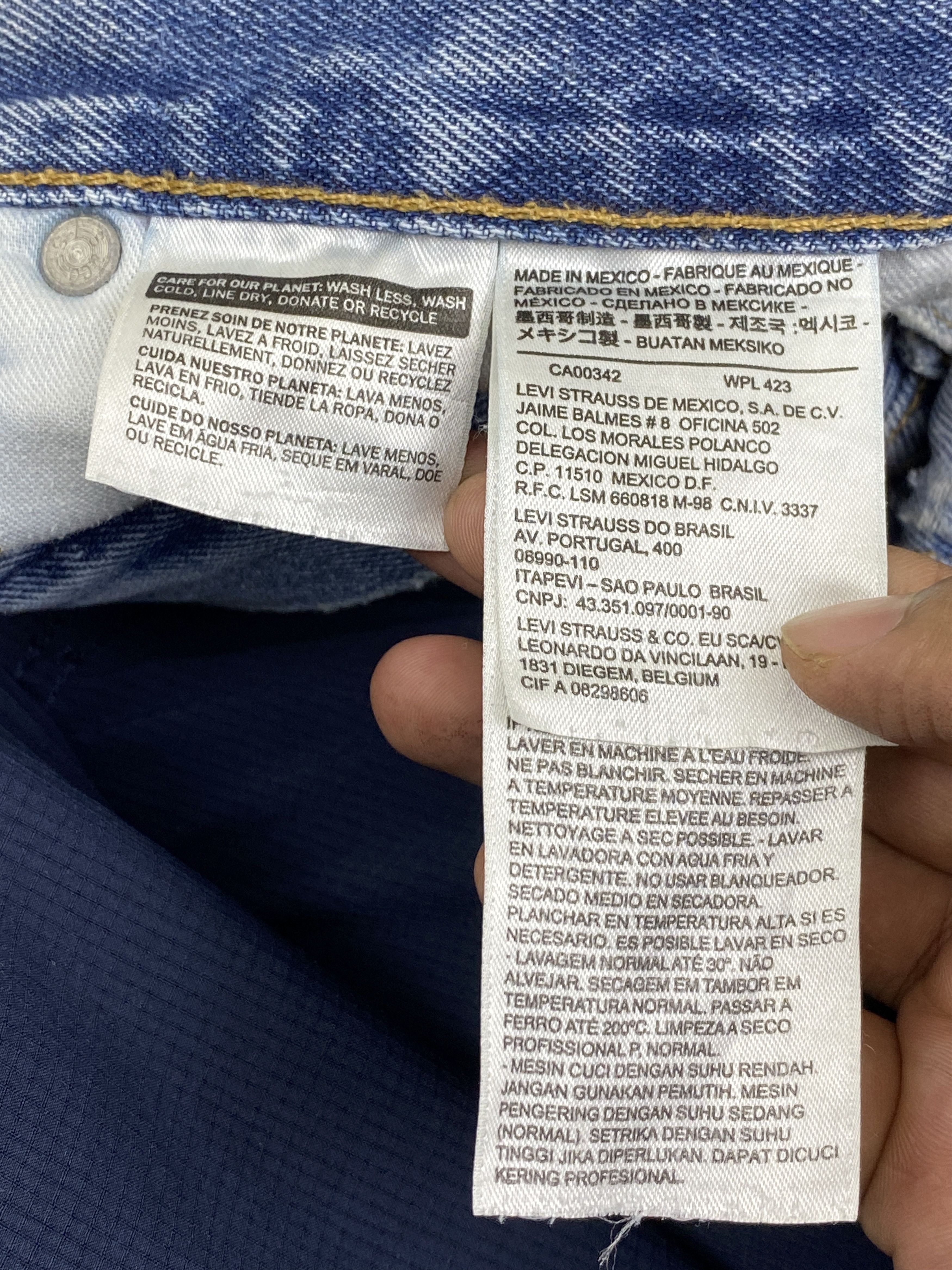 Levi's Vintage Levi's 501 Light Blue Jeans DP2769 Size US 32 / EU 48 - 15 Thumbnail