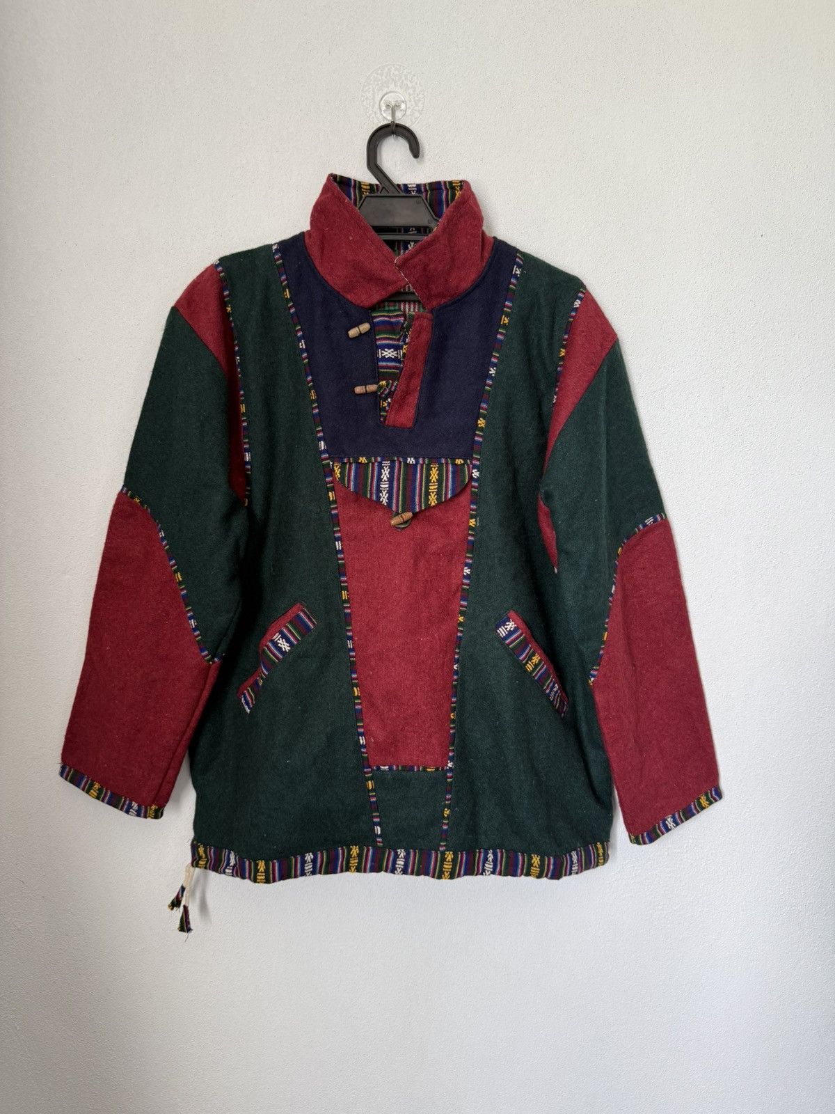 Japanese Brand Vintage Patchwork Pullover Baja Red Green & Navy Tribal Trim Size US M / EU 48-50 / 2 - 1 Thumbnail