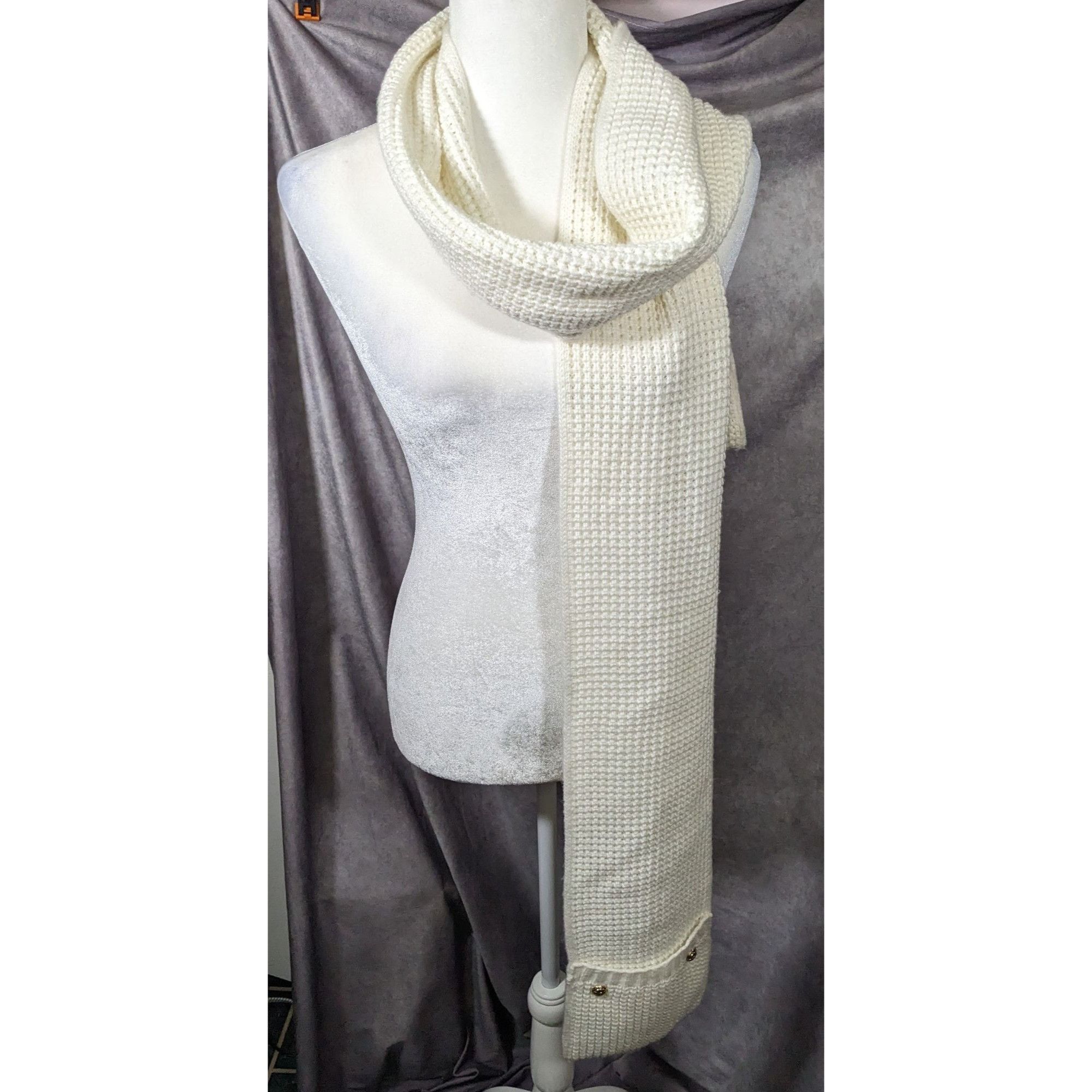 Michael Kors Michael Kors Cream Knit Rectangle Scarf With Pockets Size ONE SIZE - 7 Thumbnail