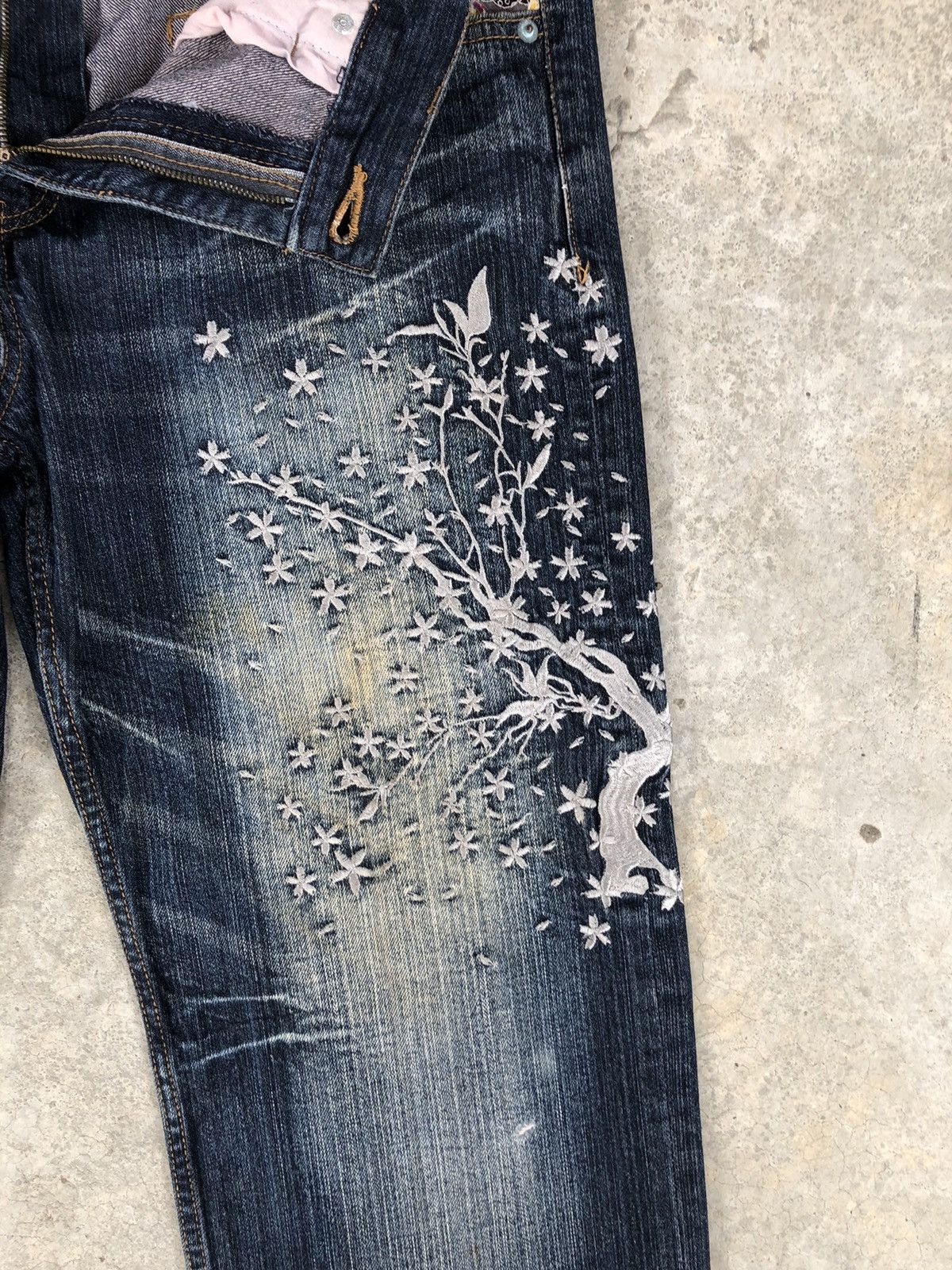 Japanese Brand Japanese Buden Embroidered Jeans Distressed Denim Size US 34 / EU 50 - 15 Thumbnail