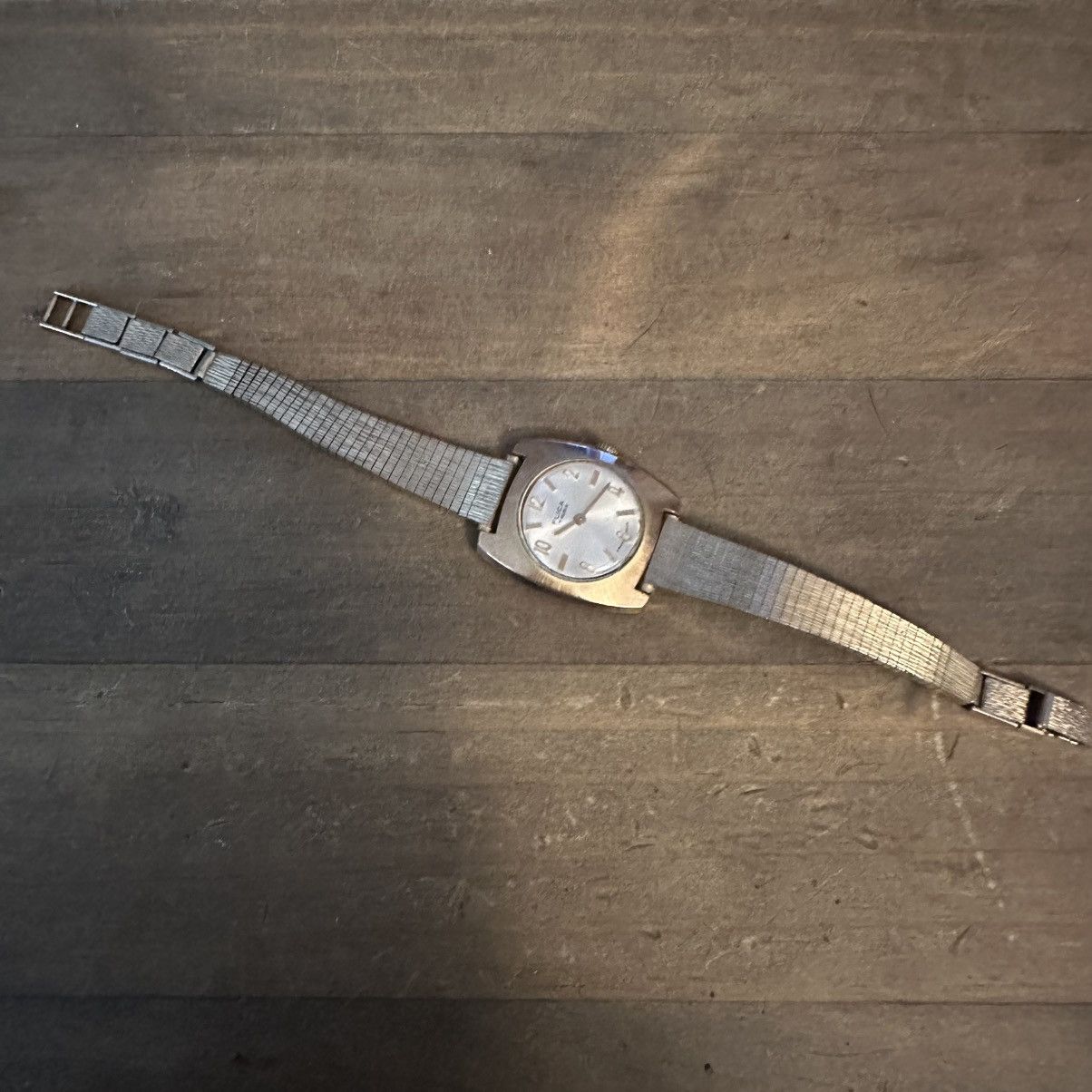 Vintage Vintage FLICA 17 Jewels gold tone watch Size ONE SIZE - 8 Thumbnail