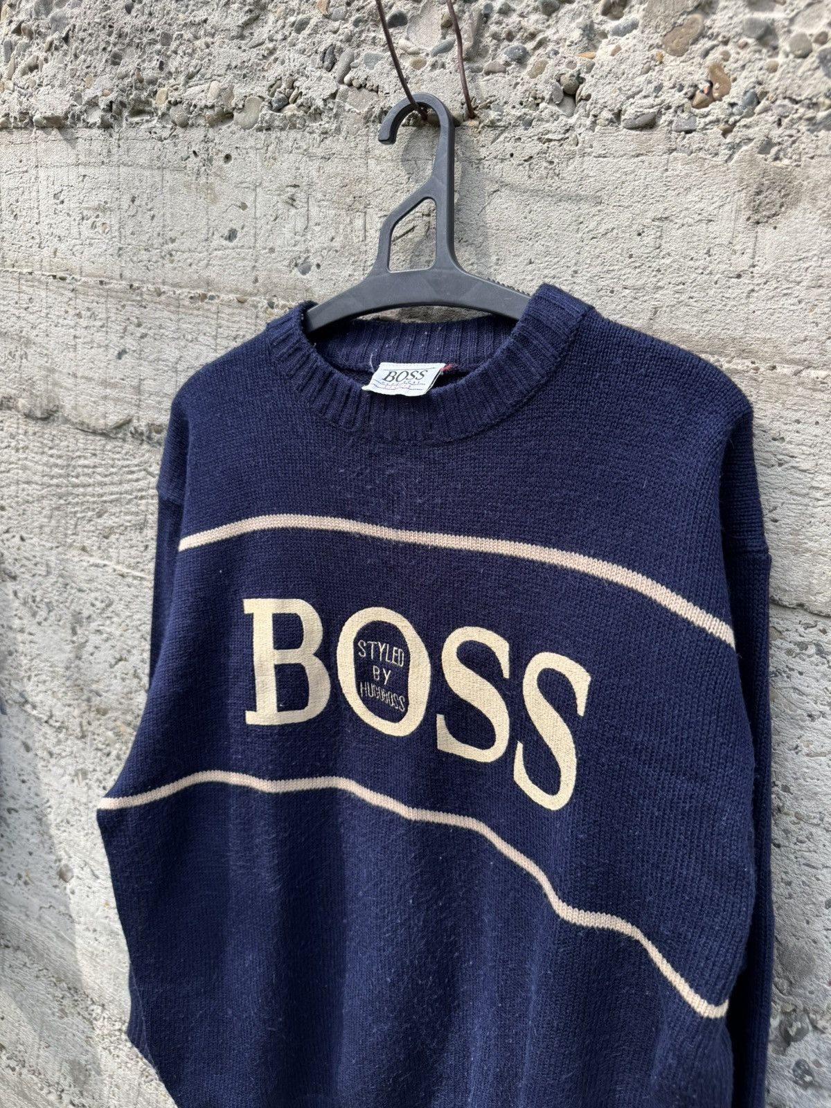 Hugo Boss Vintage Hugo Boss Embroidered Logo Crewneck Men's Sweater Size US M / EU 48-50 / 2 - 7 Thumbnail