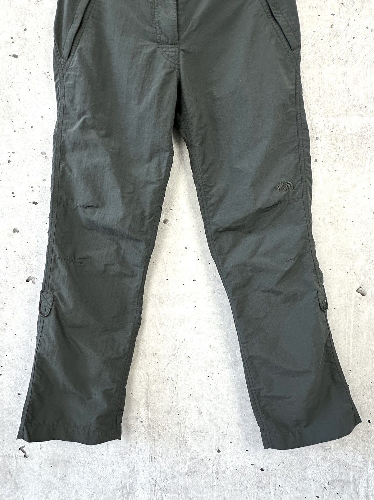 The North Face × Vintage Vintage The North Face Grey Outdoor Nylon Women’s Pants Size 28" / US 6 / IT 42 - 4 Thumbnail