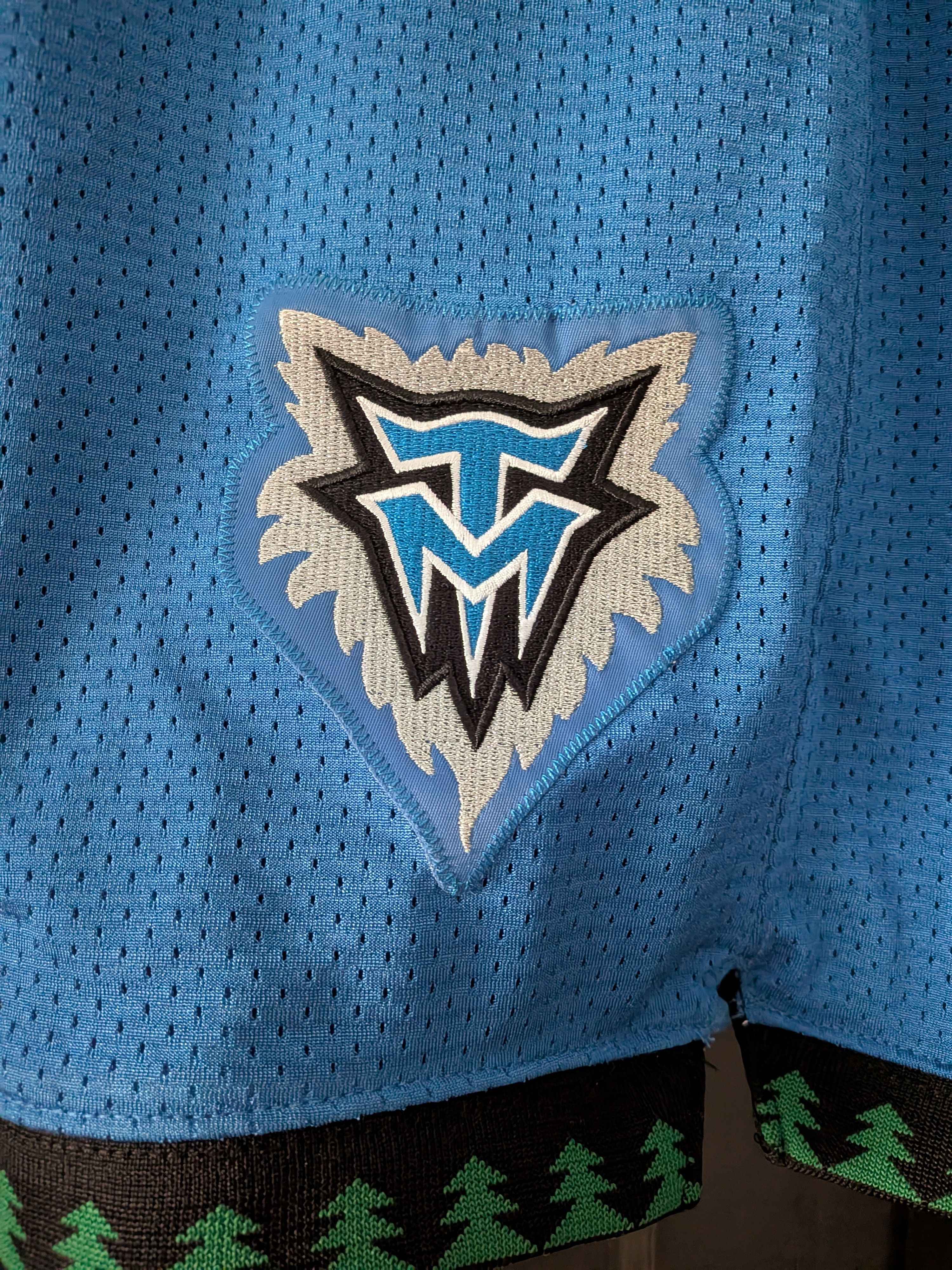 Mitchell & Ness Timberwolves '03-04 Away Game Shorts Size US 36 / EU 52 - 4 Thumbnail