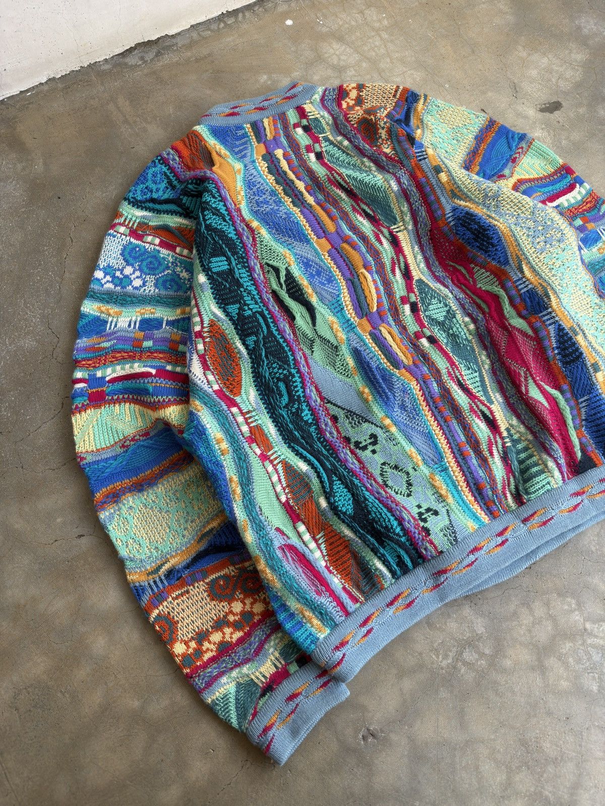 Coogi Coogi Australia 3d knit sweater size tagged S fits L/XL Size US L / EU 52-54 / 3 - 14 Thumbnail