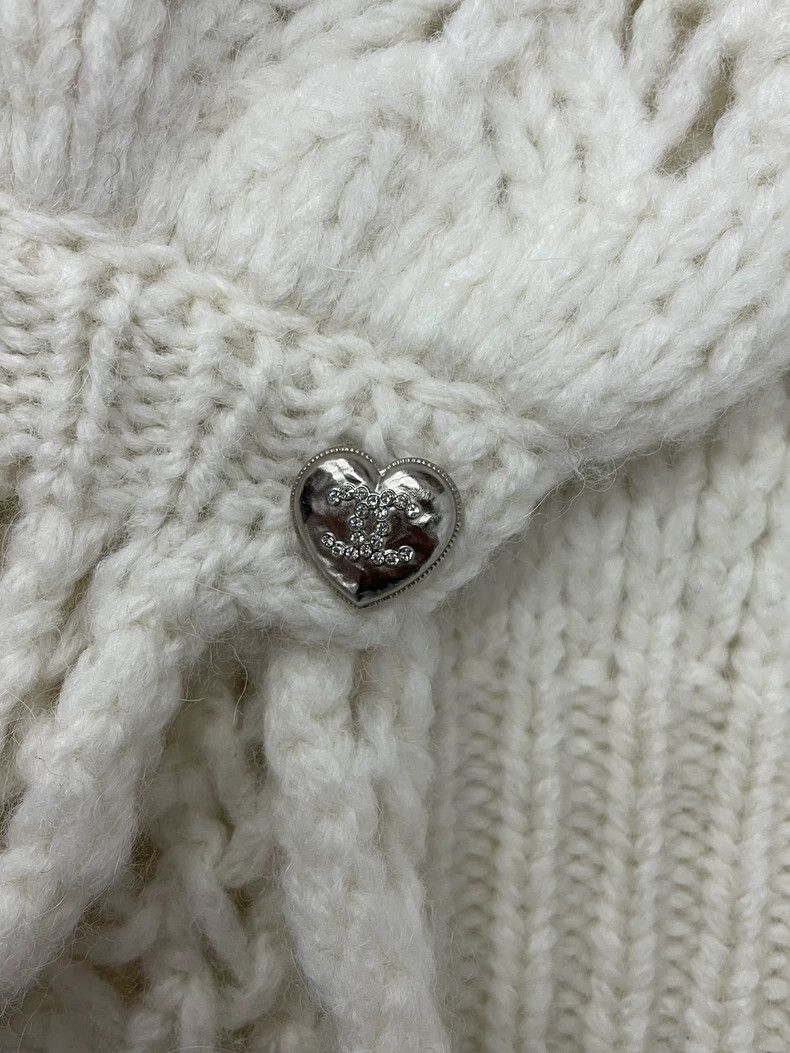 Chanel chanel White diamond-button knitted sweater Size XXS / US 00 / IT 34 - 2 Thumbnail