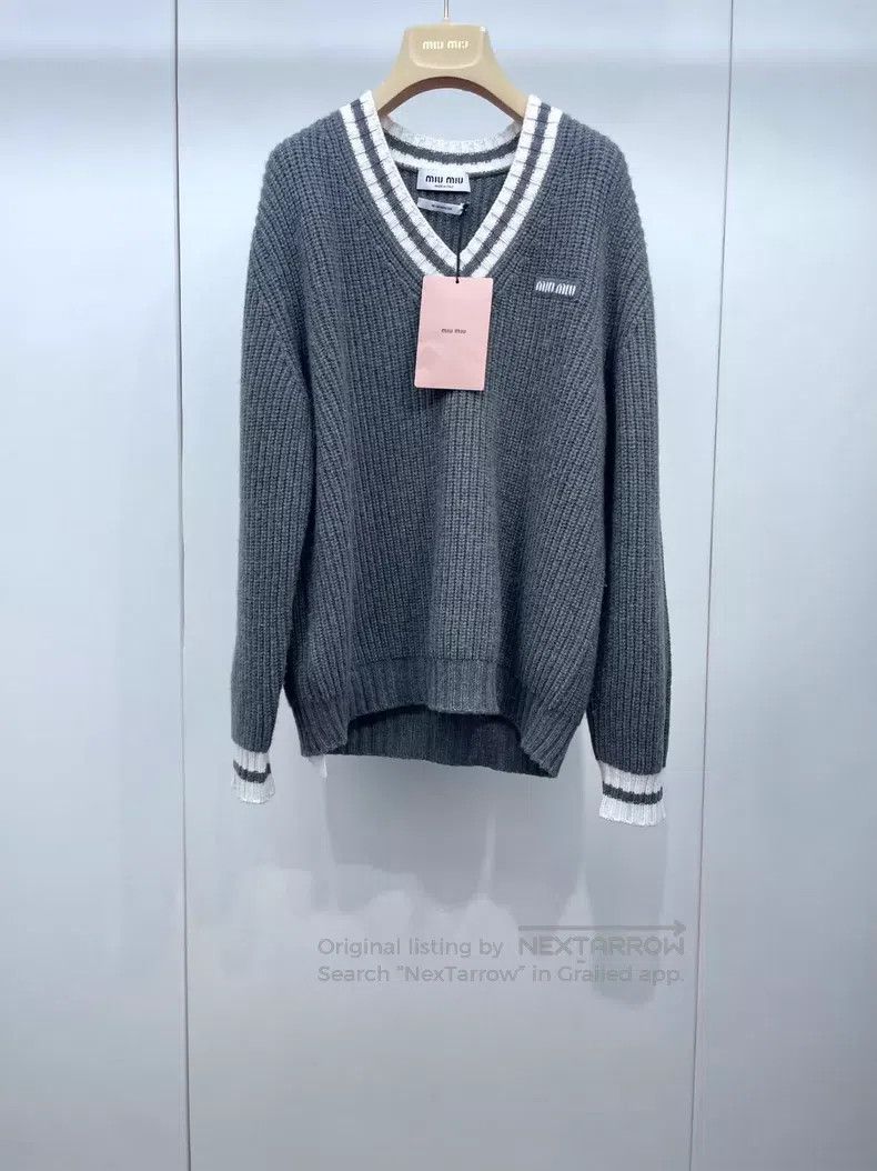Miu Miu Miu Miu 36 Grey knitted cashmere sweater Size S / US 4 / IT 40 - 1 Thumbnail