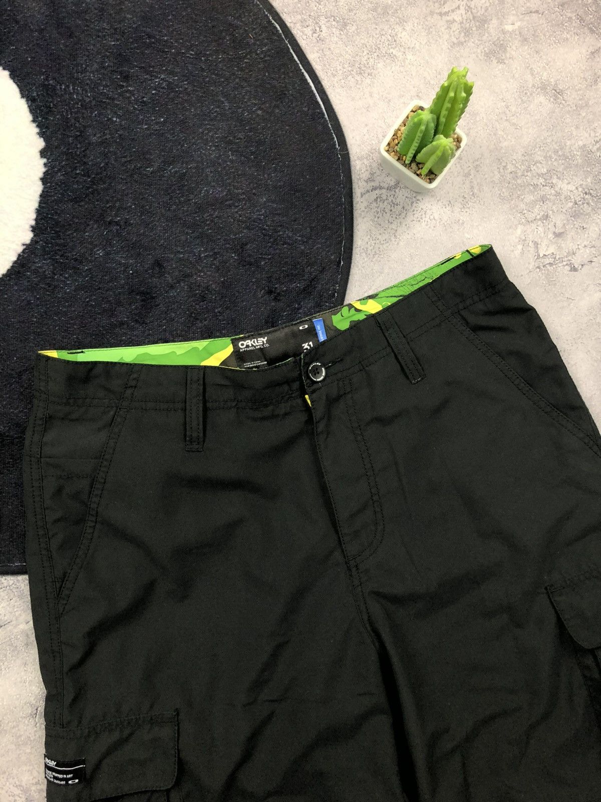 Oakley OAKLEY Hype Cargo Black Shorts Mini Logo Streetwear 31size Size US 31 - 4 Thumbnail