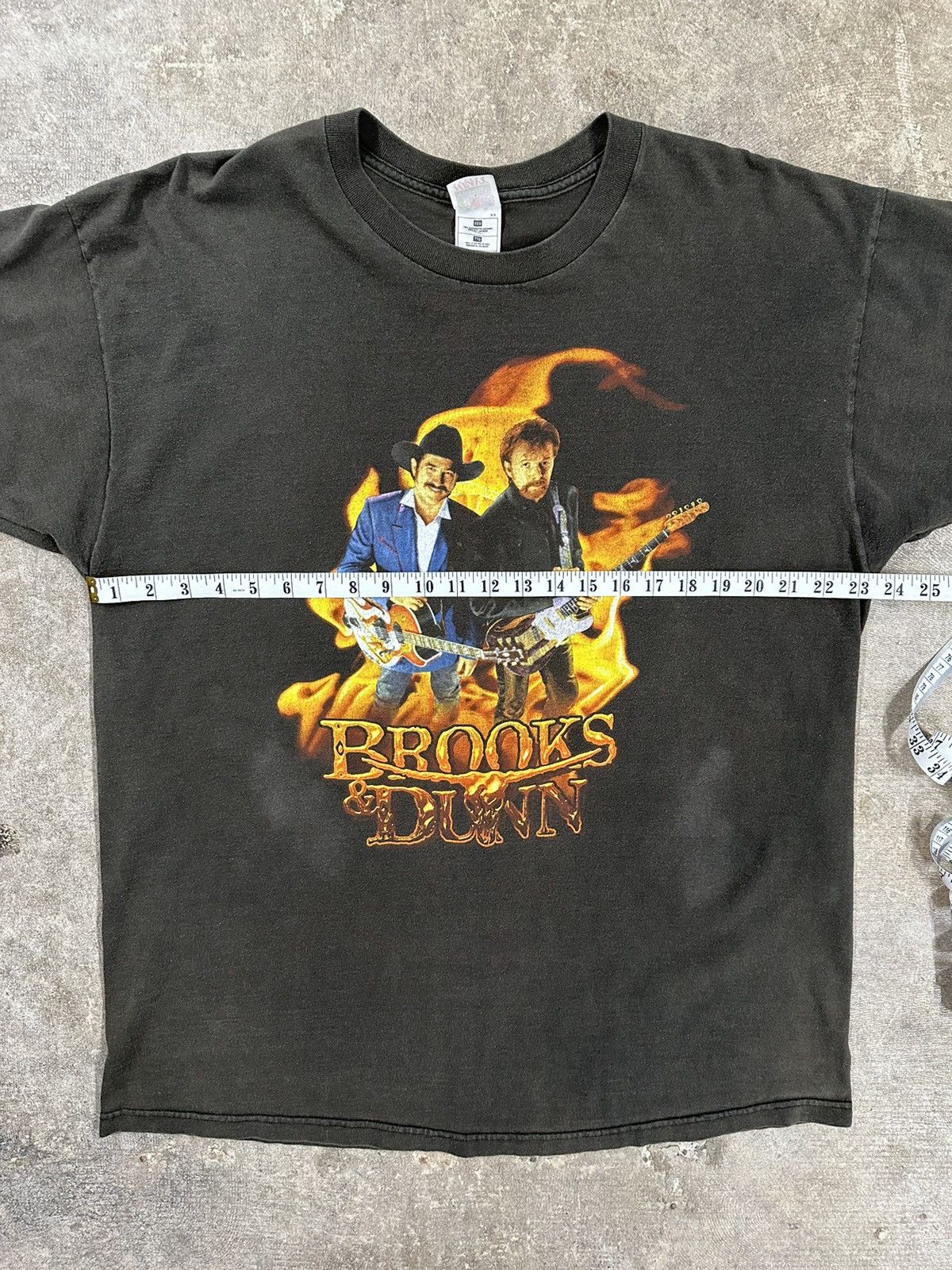 Band Tees Vintage 90s Brooks And Dunn Flames Country Band T-Shirt Size US XXL / EU 58 / 5 - 9 Thumbnail