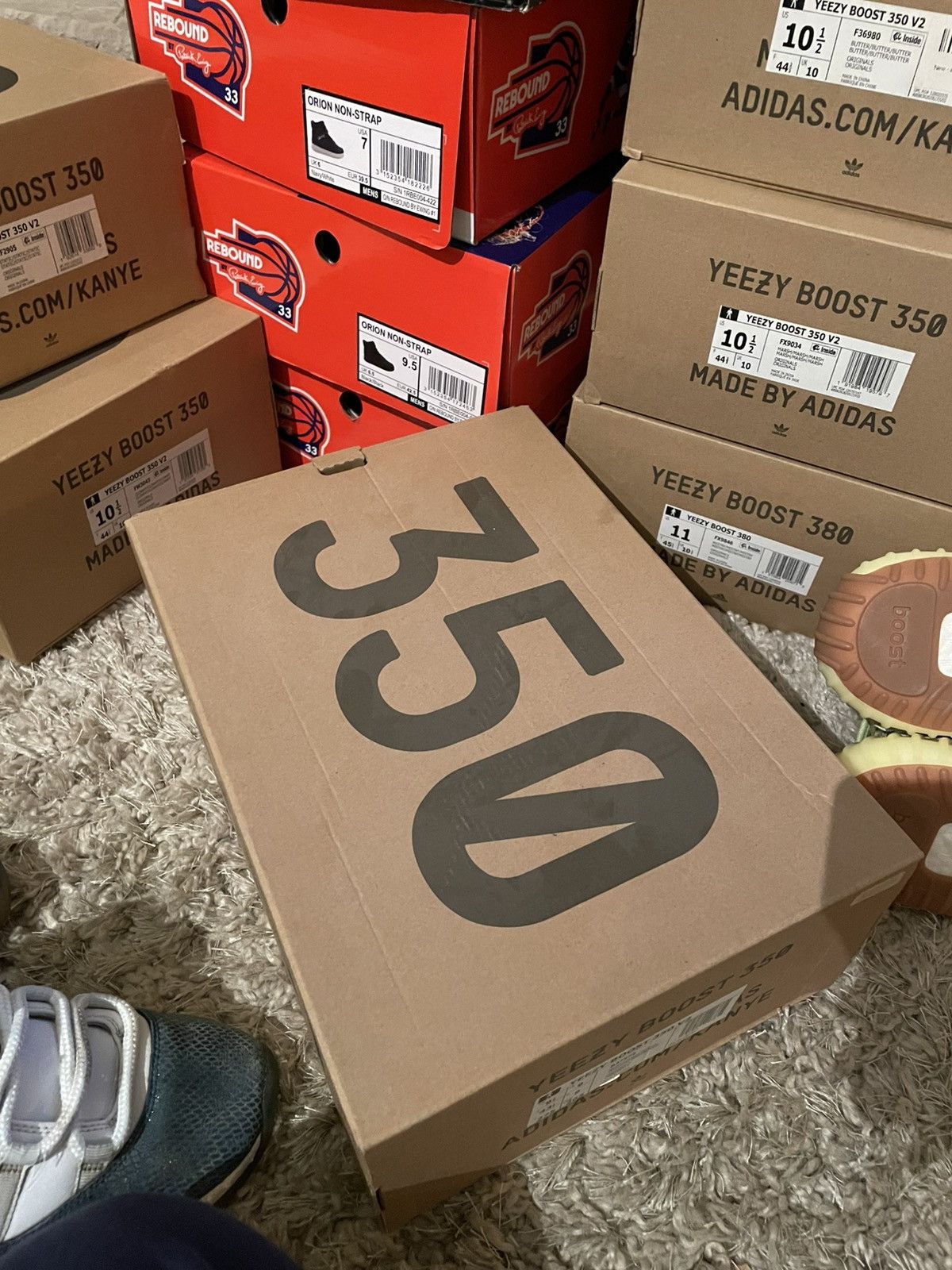 Yeezy Yeezy 350 V2 Semi Frozen Yellow Size US 9.5 / EU 42-43 - 10 Thumbnail