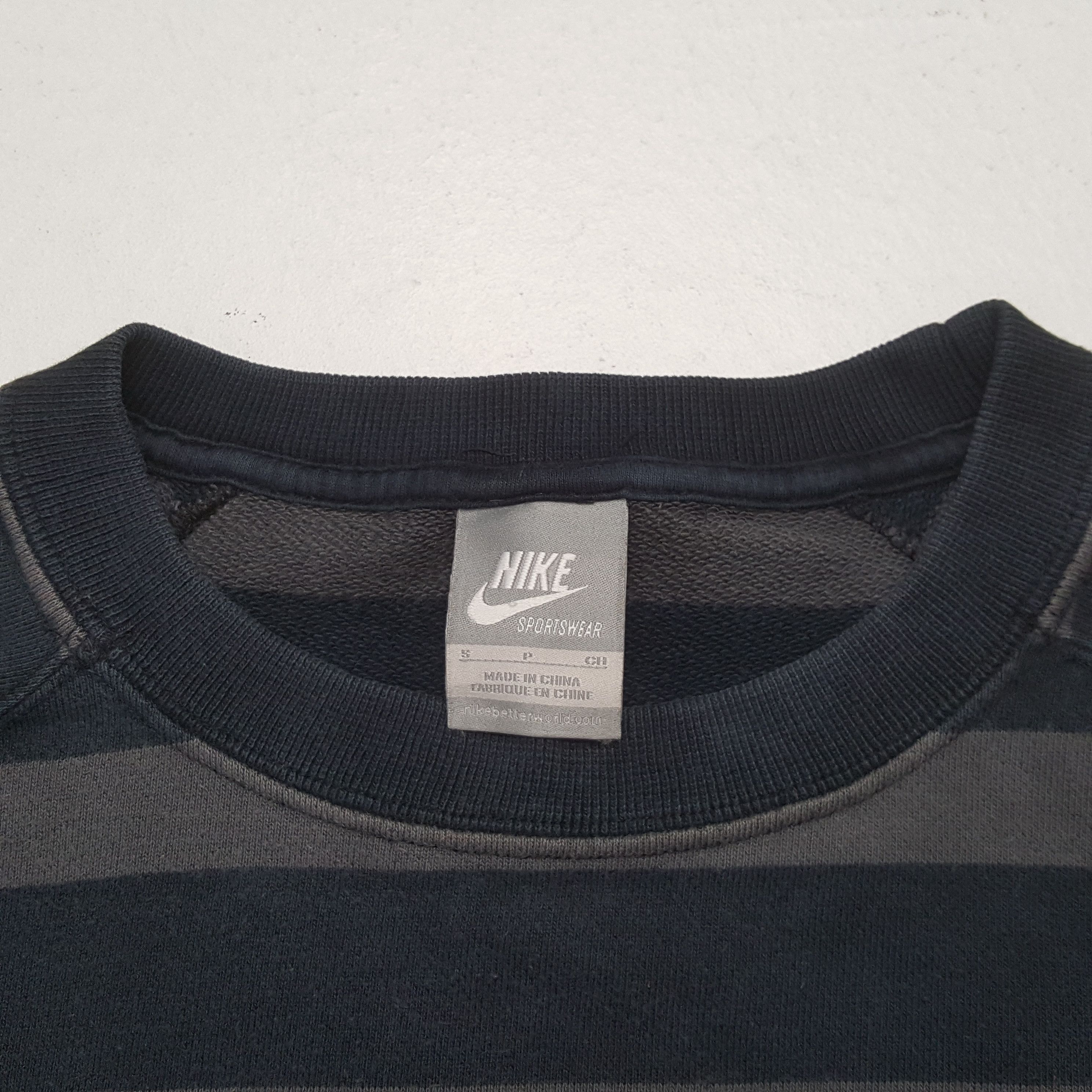 Nike Vintage Nike Sportswear Stripe Design Sweatshirt C323N9 Size US M / EU 48-50 / 2 - 4 Thumbnail