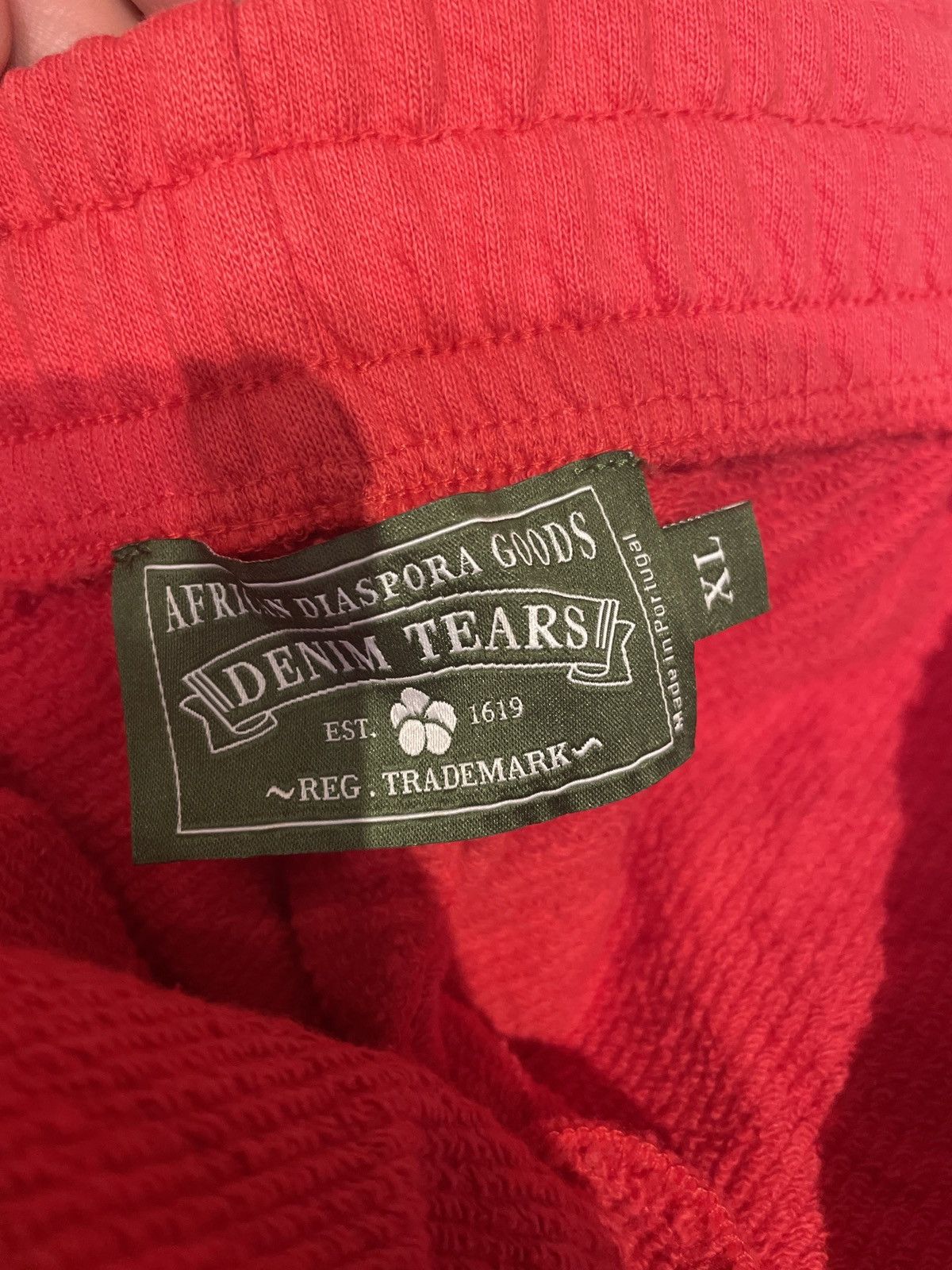DENIM TEARS Denim Tears Cotton Wreath Sweatpants Red Size US 36 / EU 52 - 2 Thumbnail
