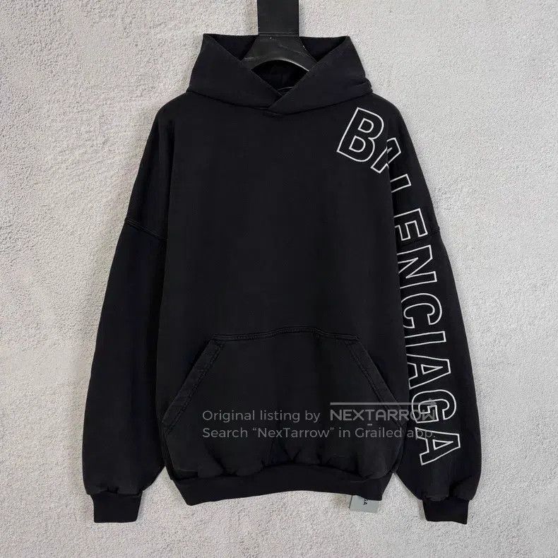 Balenciaga Balenciaga Qilin Arm Letter Logo Printed Hooded Long Sleev Size US S / EU 44-46 / 1 - 1 Thumbnail
