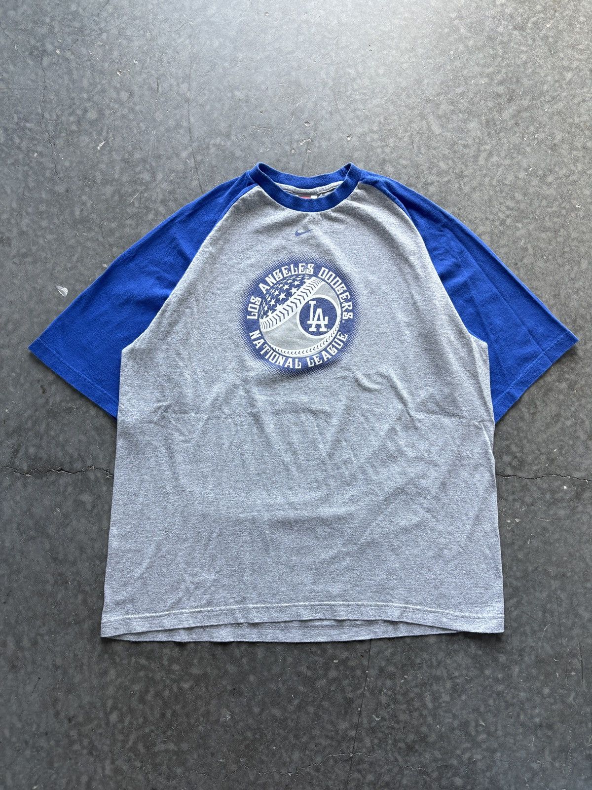 Nike Vintage Y2K Nike LA Dodgers Graphic Tee Raglan Size US XL / EU 56 / 4 - 1 Thumbnail