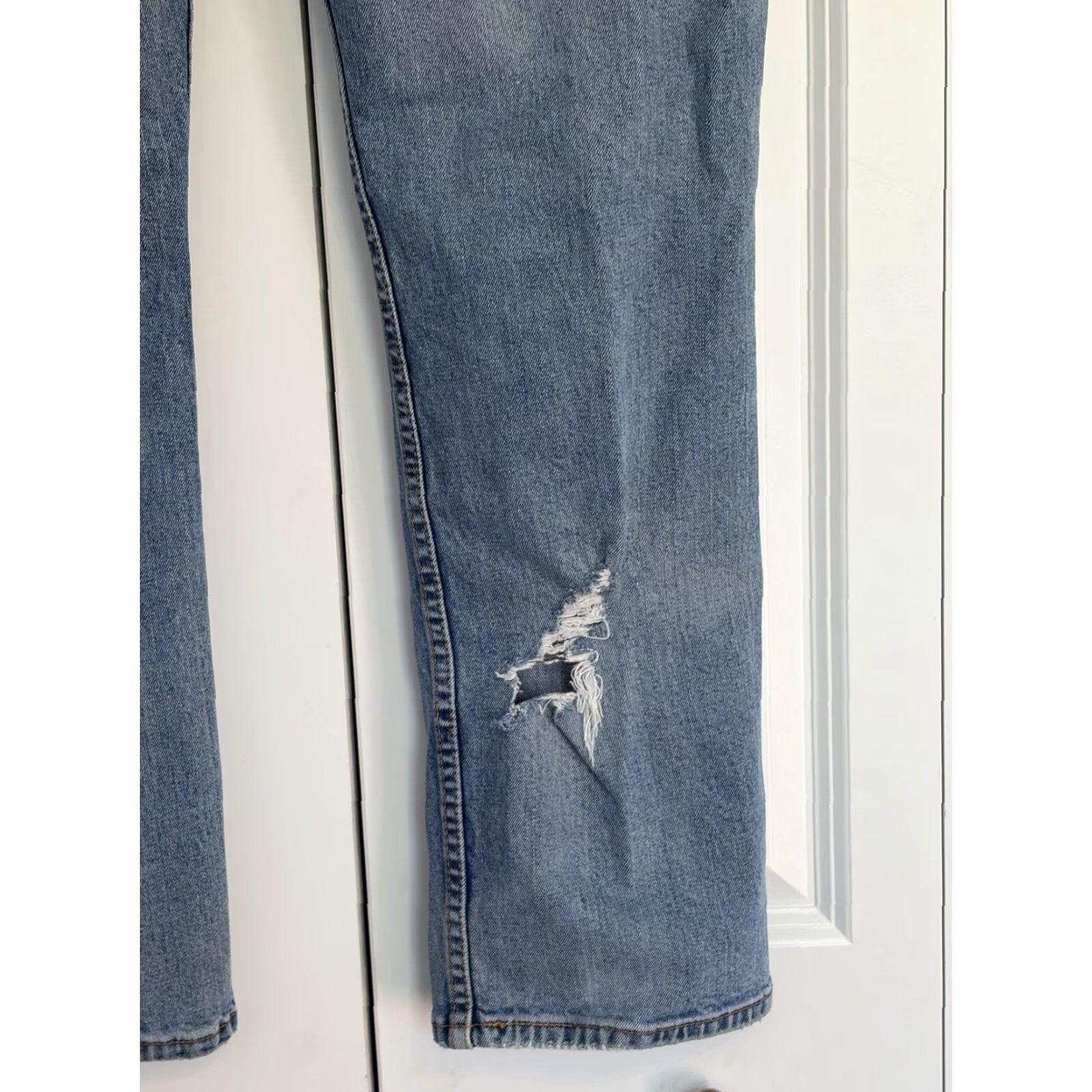 Levi's Levi's 541 Men's Athletic Taper Jeans Blue Size 34x30 Distressed Zip Stretch Denim 5-Pocket Modern Grunge Skater Mens Jeans Size US 34 / EU 50 - 5 Thumbnail