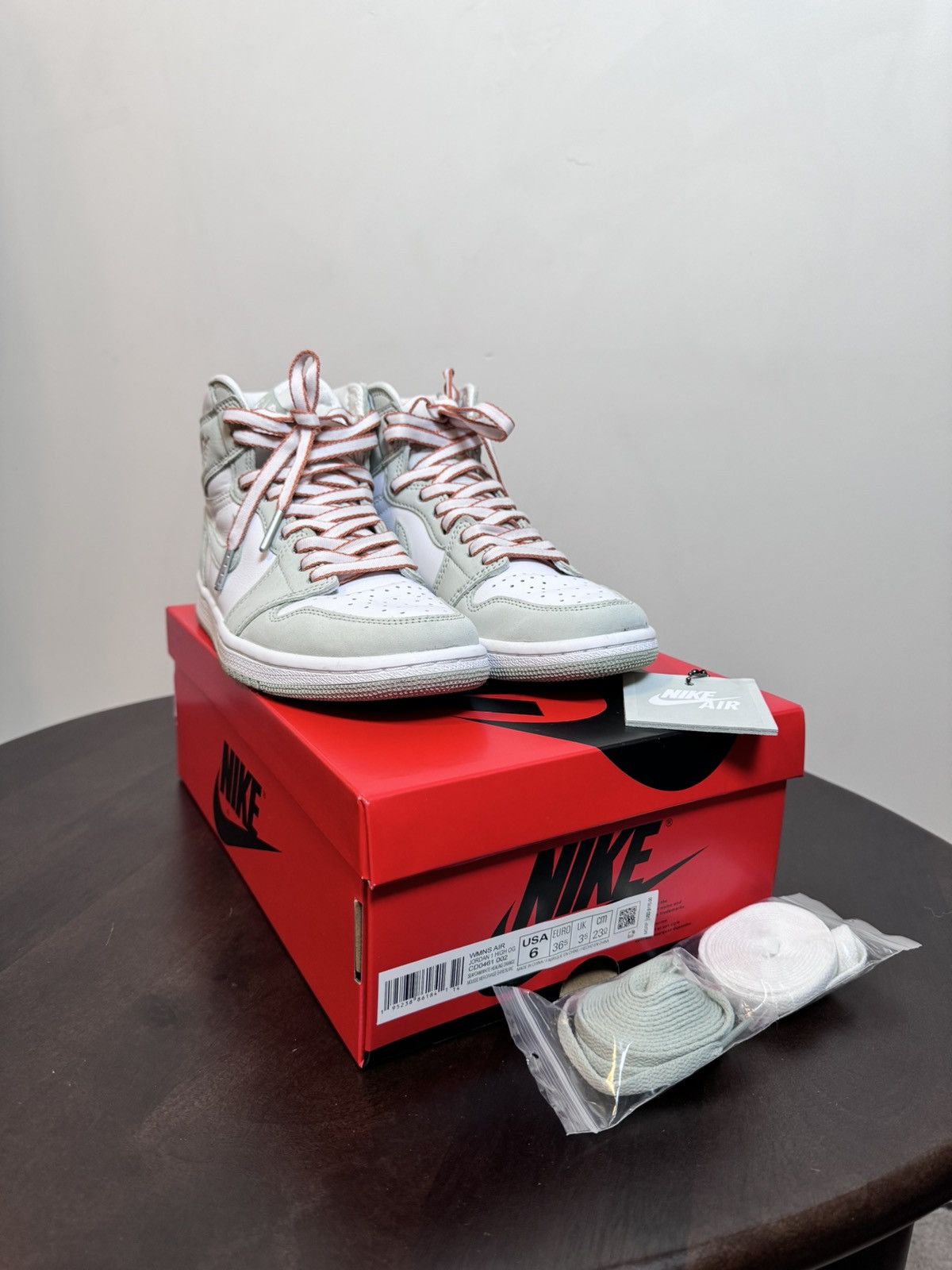 Jordan Brand Air Jordan 1 High Retro OG Seafoam Size US 6 / IT 36 - 9 Thumbnail
