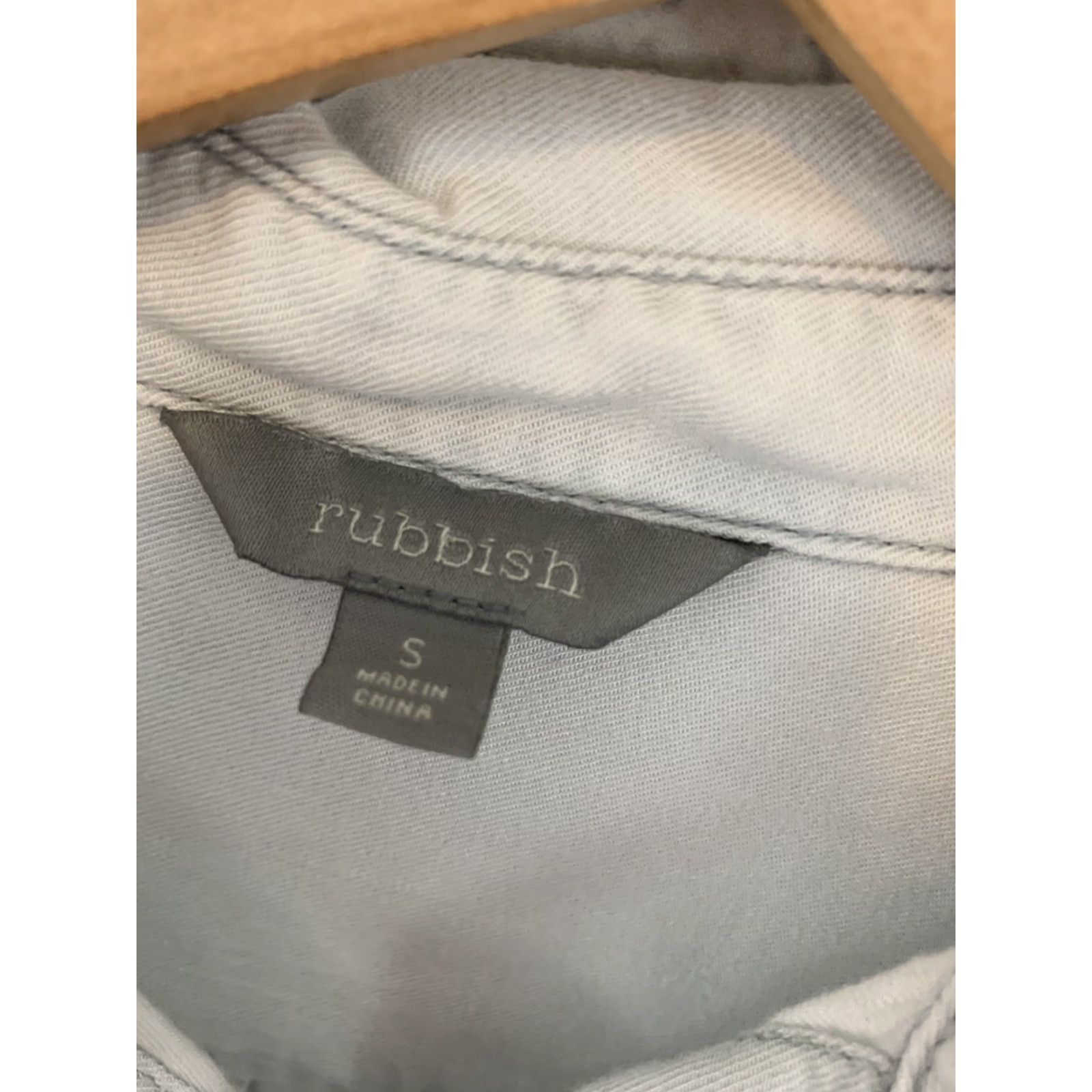 Vintage RUBBISH Long Sleeve Button Front Top Women's Small Light Blue Gray Blouse Shirt Adults Small Gray Buttons Long Sleeve Womens Size S / US 4 / IT 40 - 2 Thumbnail