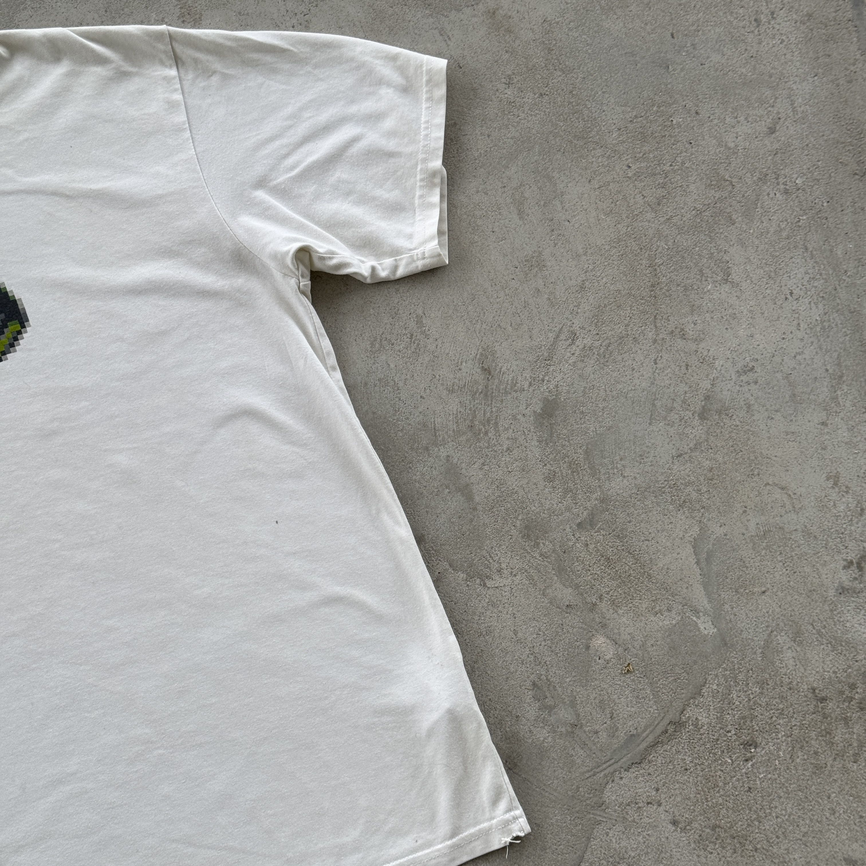 Nike Nike Dri Fit White Tee Pixel Air Max 95 Graphic Shirt Large Size US L / EU 52-54 / 3 - 2 Thumbnail