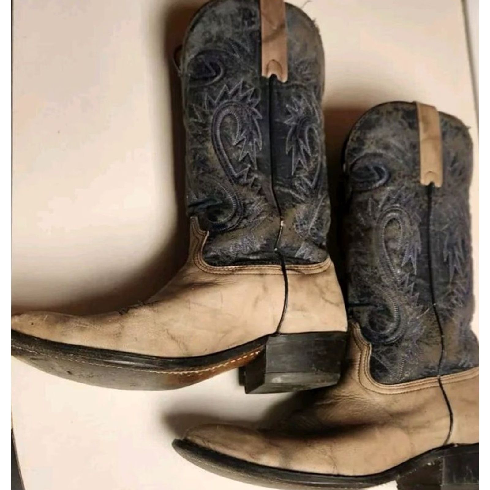 Durango VINTAGE Durango Leather Western Cowboy Boots Men 10 D USA Gray Pointed Toe Retro Southwestern 89474 Size US 10 / EU 43 - 7 Thumbnail