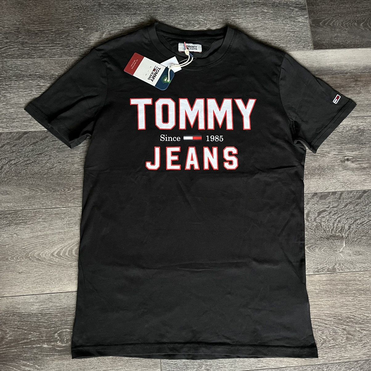Tommy Hilfiger × Tommy Jeans New Vintage Style Tommy Jeans Hilfiger Basic Logo Tee Shirt Size US S / EU 44-46 / 1 - 1 Thumbnail