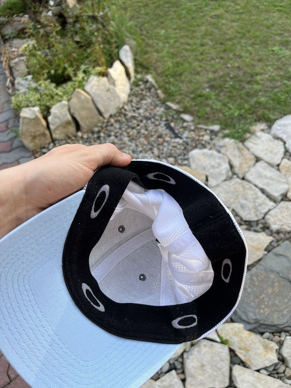 Oakley × Vintage Vintage Oakley y2k flex fit elastic band mesh logo cap hat Size 32 - 10 Thumbnail