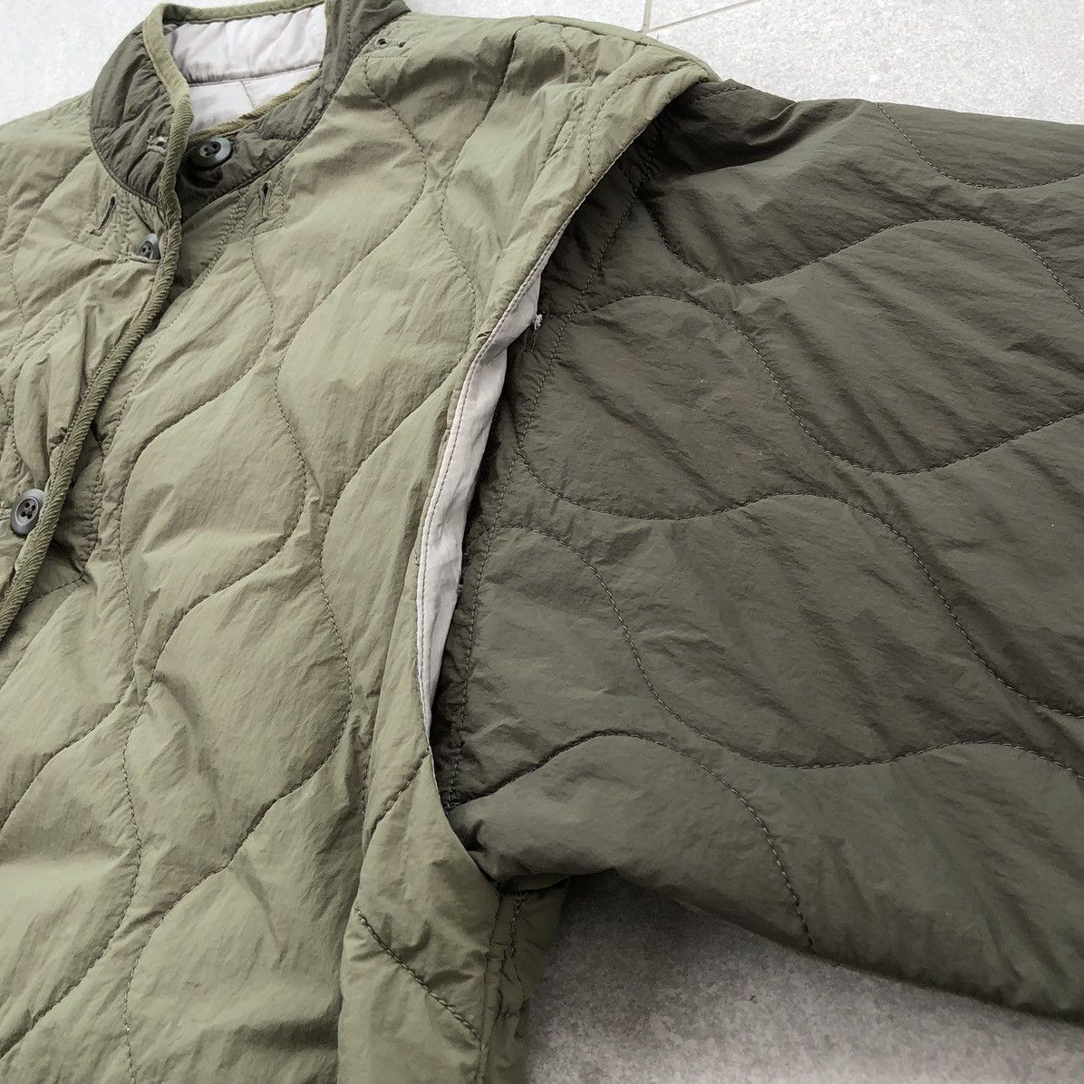 Japanese Brand Japanese Brand Quilted Lightwear Puffer Jacket Olive Green Size US L / EU 52-54 / 3 - 13 Thumbnail