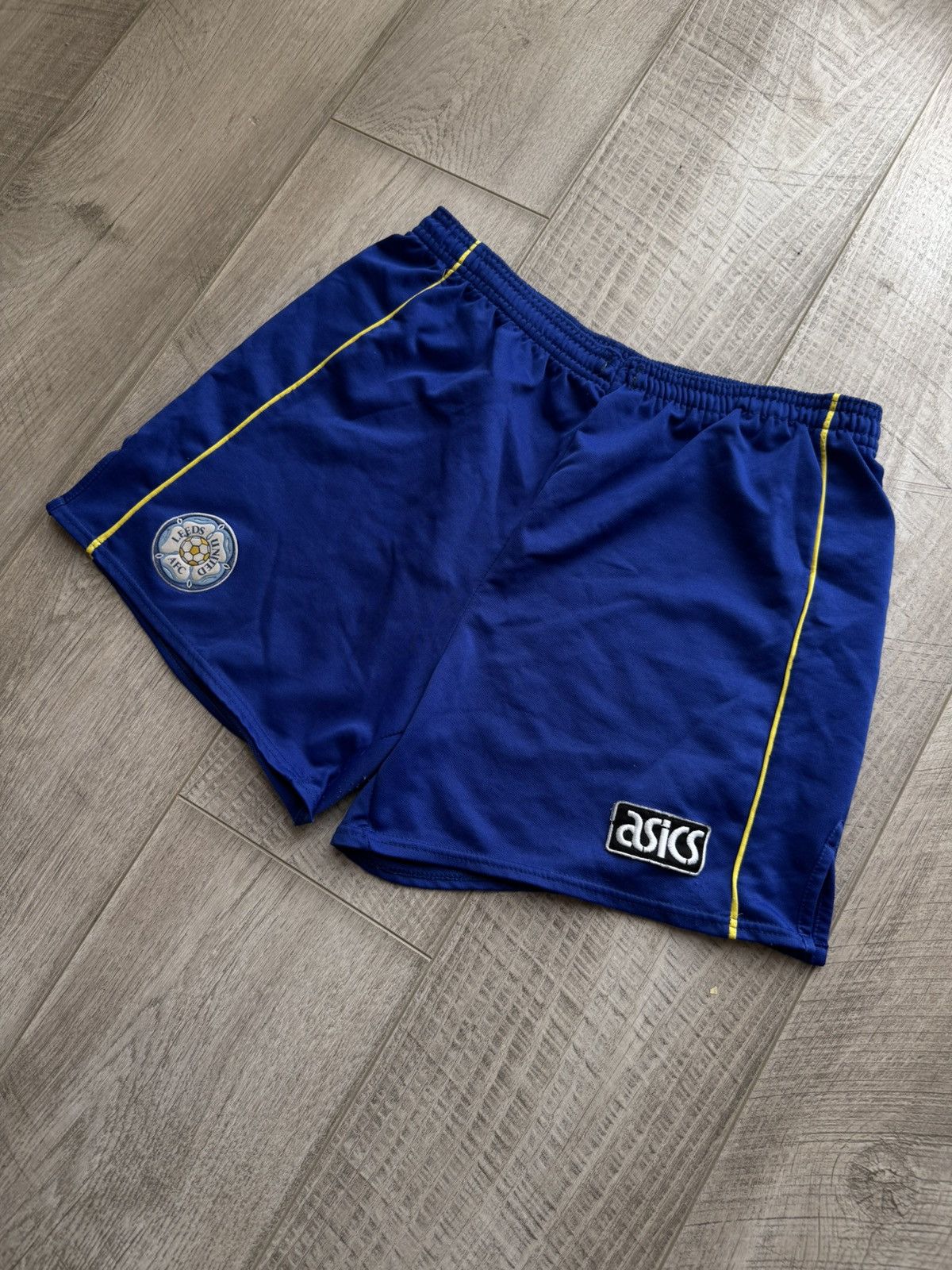 Vintage Vintage 1993-95 Leeds United Asics Soccer Shorts Size 32 Size US 32 / EU 48 - 3 Thumbnail