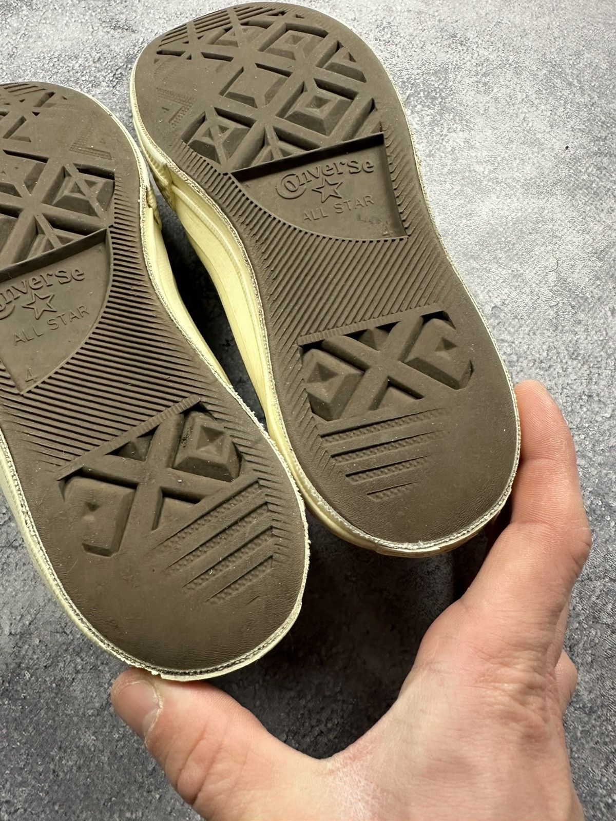Comme des Garcons PLAY × Converse Comme des Garcons Converse Play Black Low Top Sneakers Size US 6 / IT 36 - 8 Thumbnail