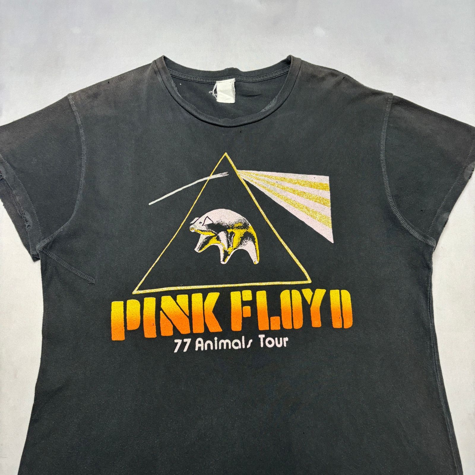 MadeWorn Madeworn Pink Floyd 77 Animals Vintage T Shirt Large Faded Size US L / EU 52-54 / 3 - 2 Thumbnail