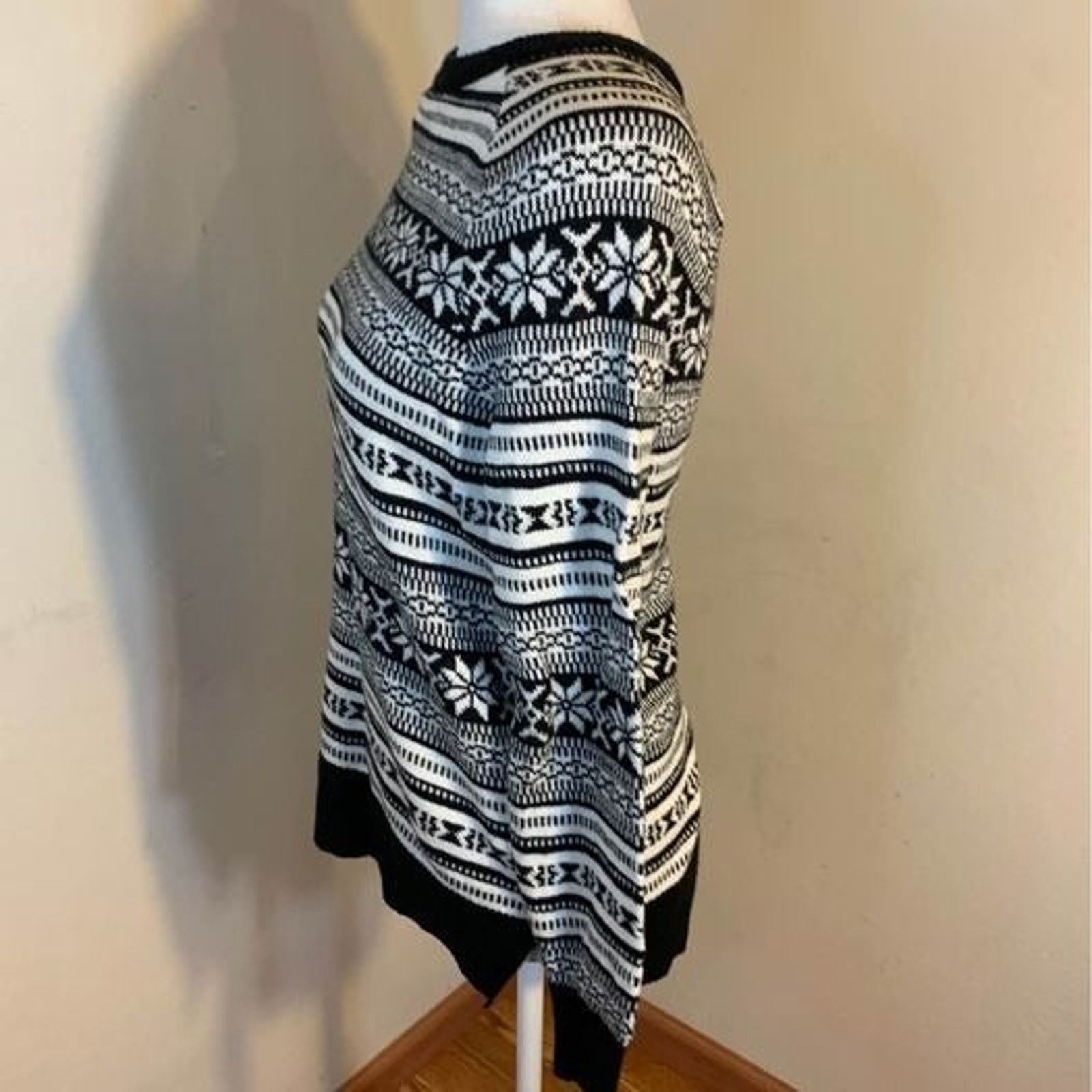 Old Navy Old Navy women’s sweater shirt size S Size S / US 4 / IT 40 - 6 Thumbnail